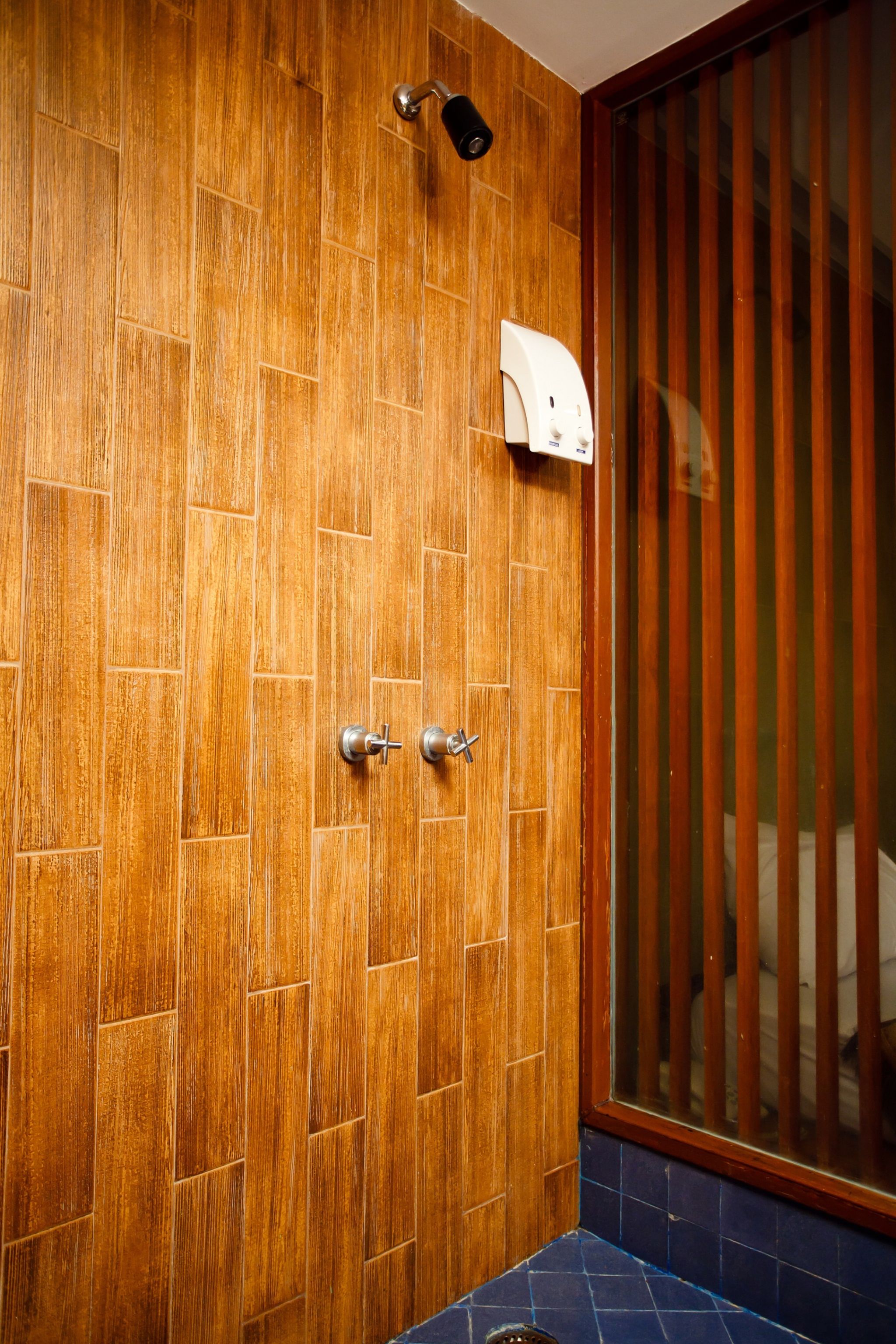 Double Queen Size Bed