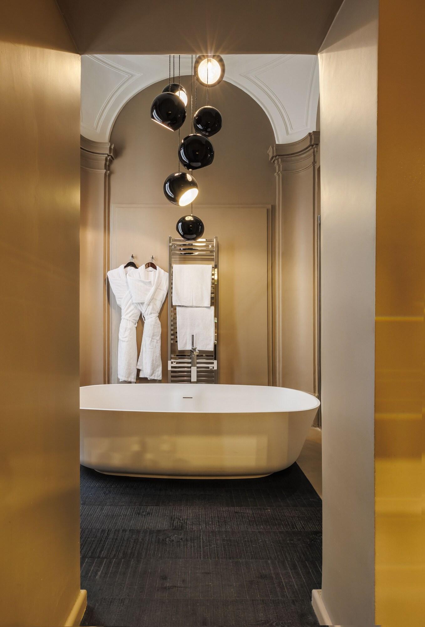 Junior Suite King Size Bed