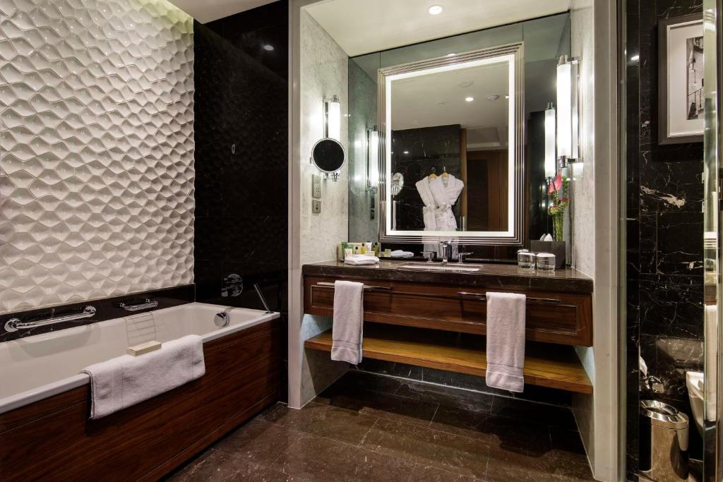 Twin Deluxe City View