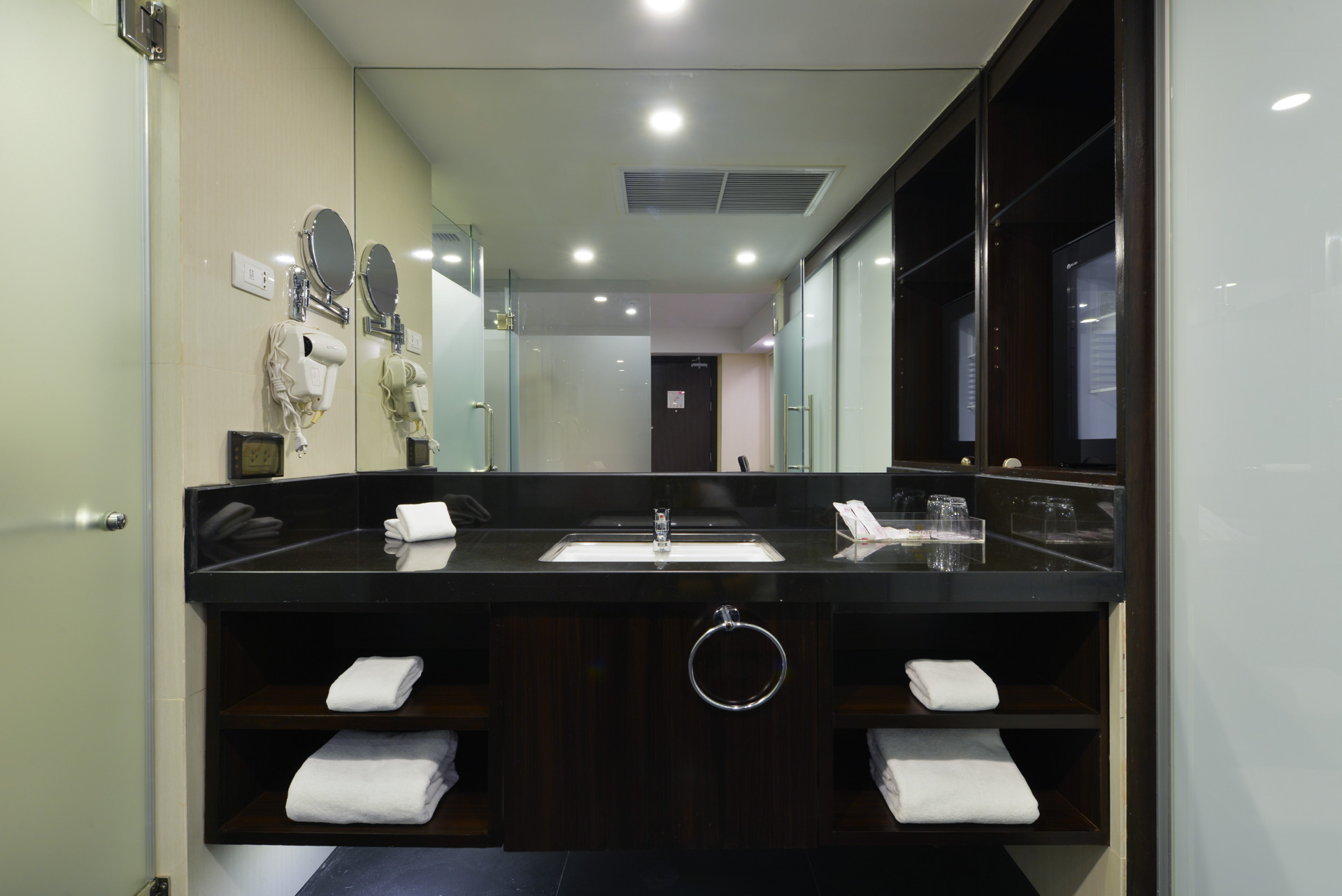 Double or Twin Deluxe