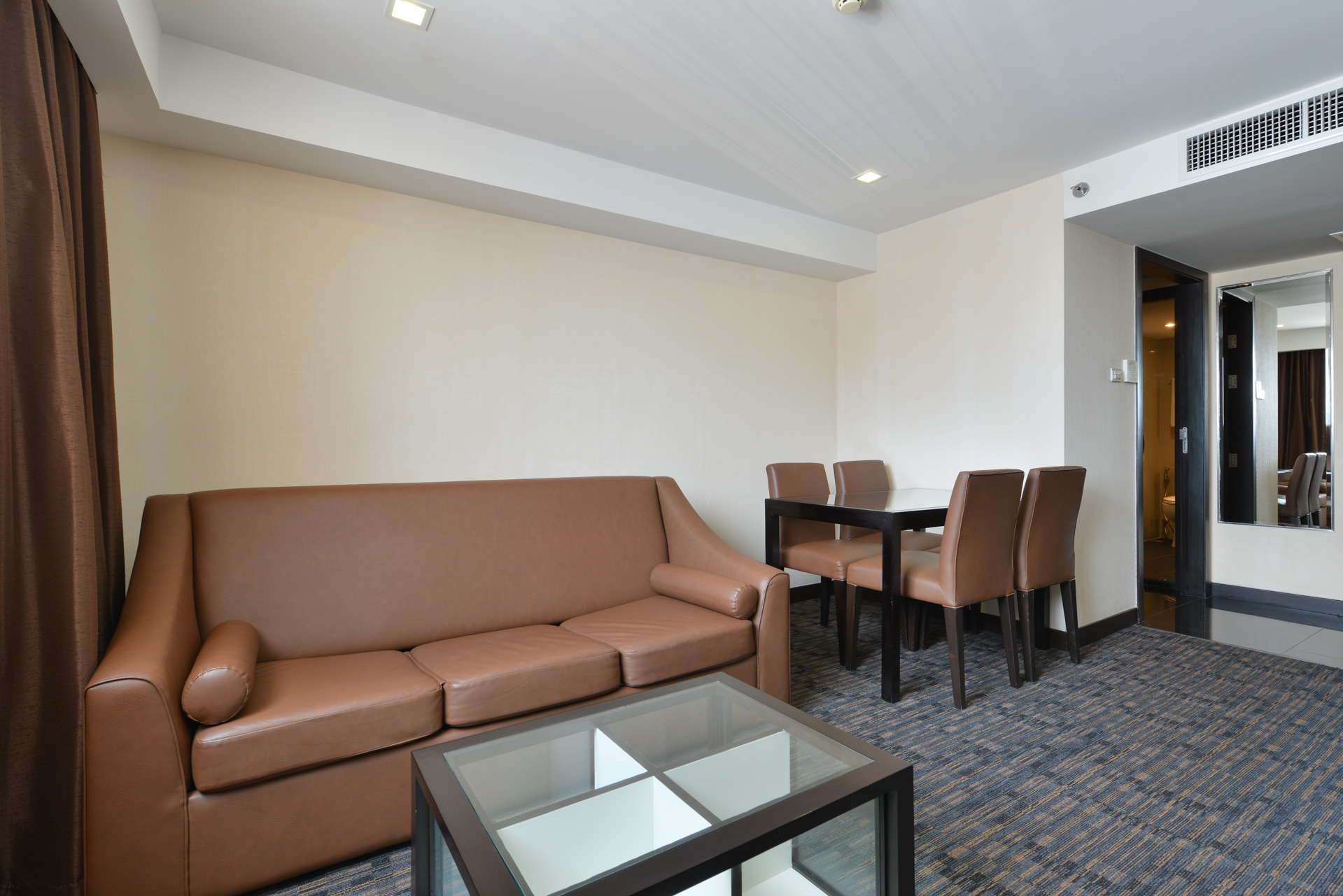 Family Room Capacity 2