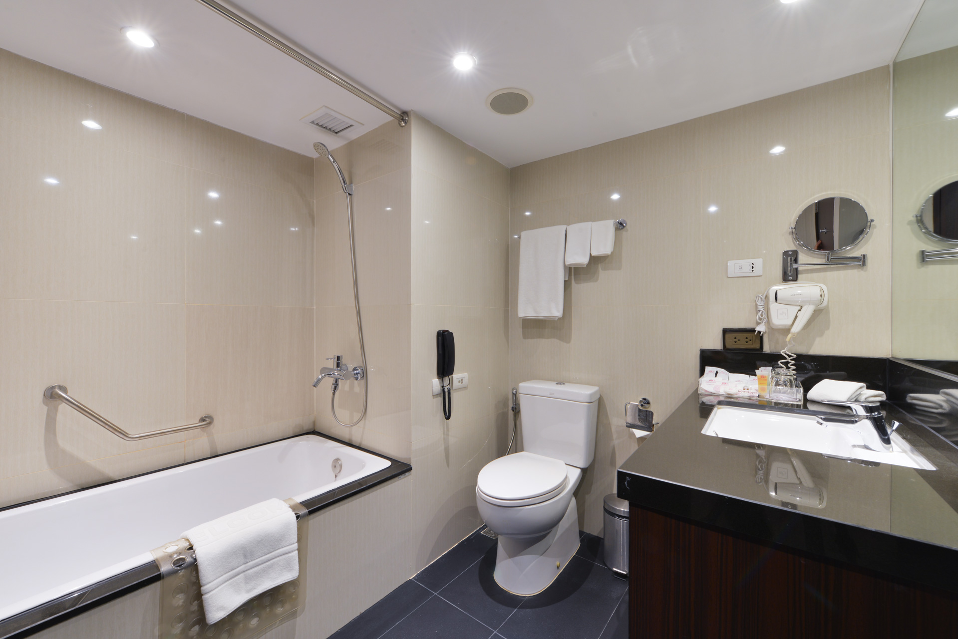 Family Room Capacity 2