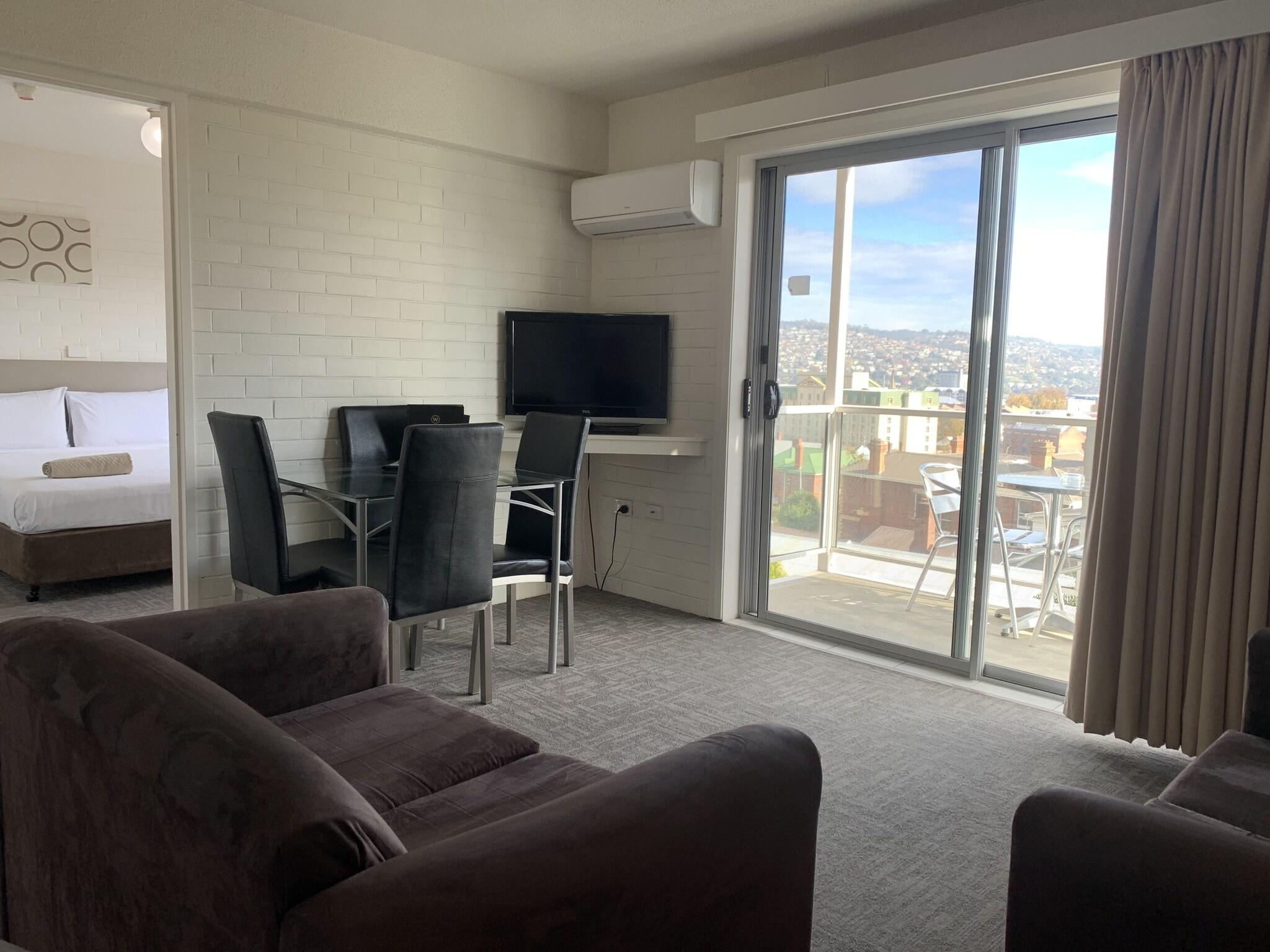 Apartment Queen Bed Two Bedrooms