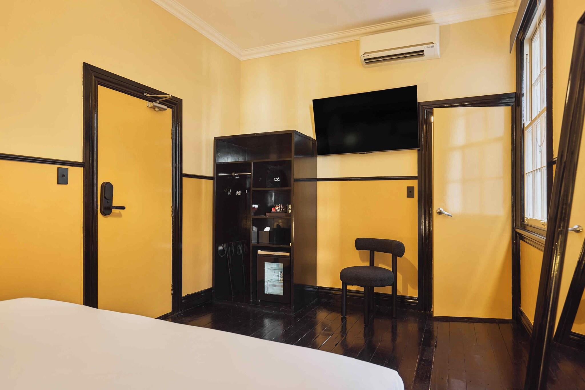 Double Deluxe King Bed