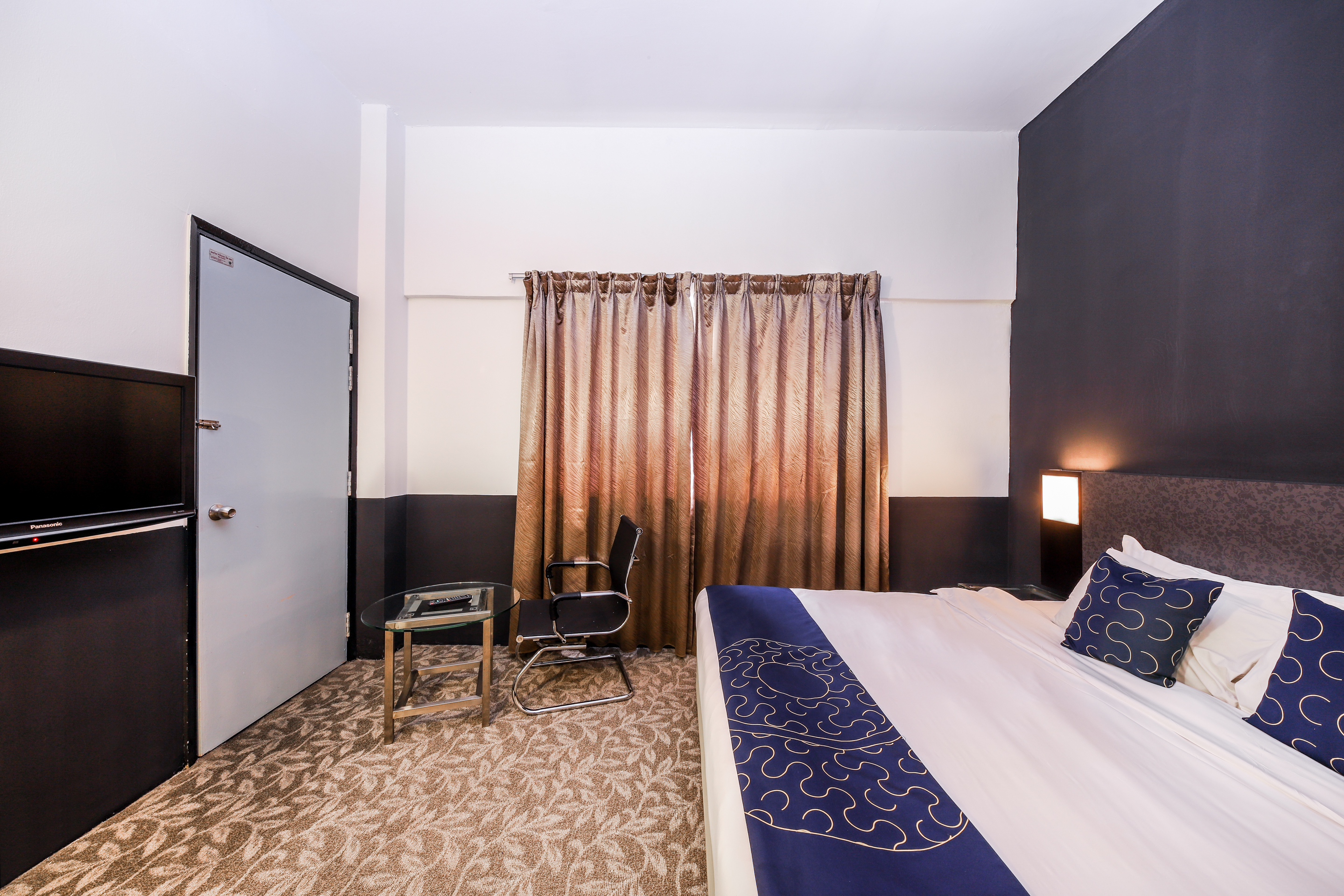 Double Deluxe King Bed