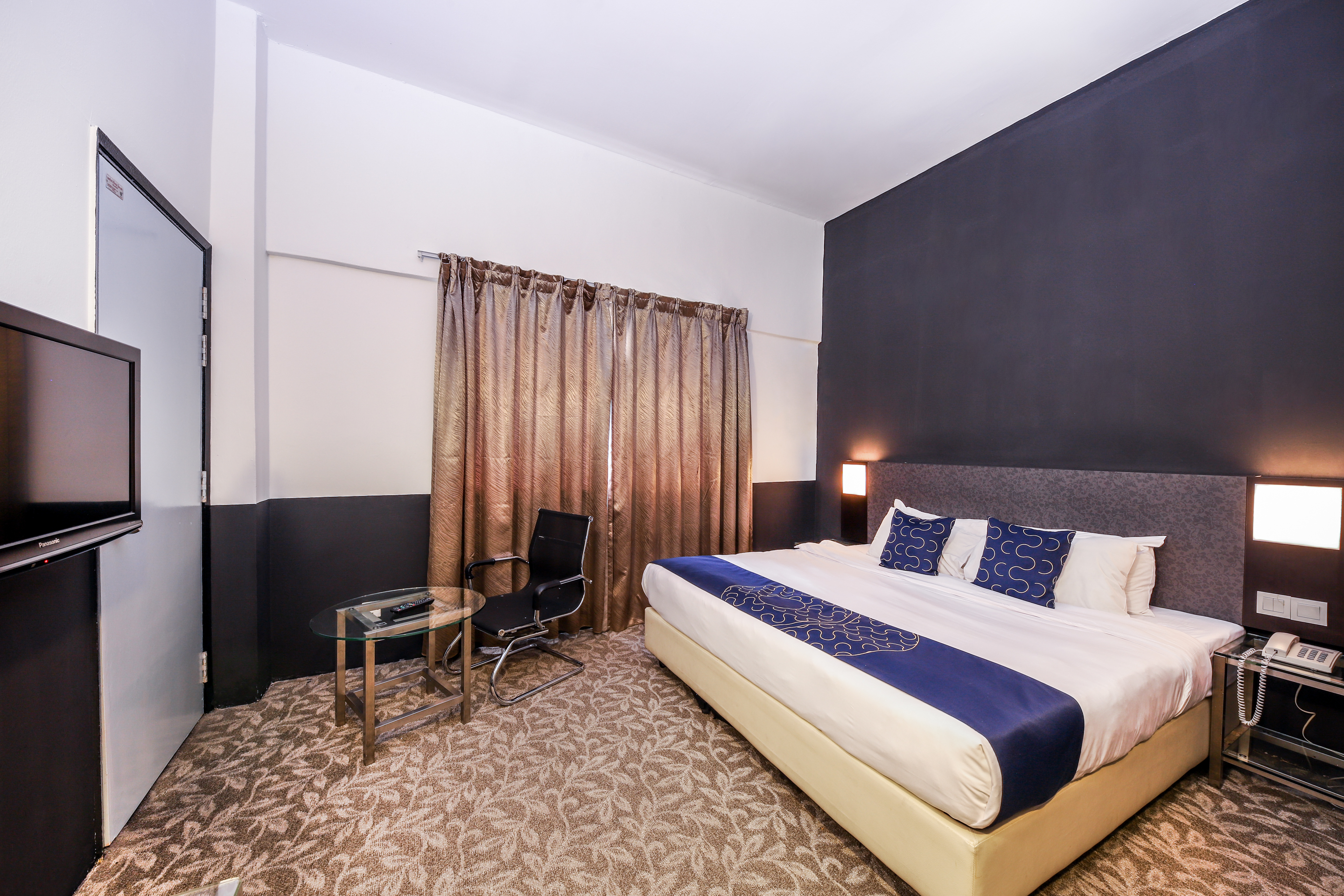 Double Deluxe King Bed