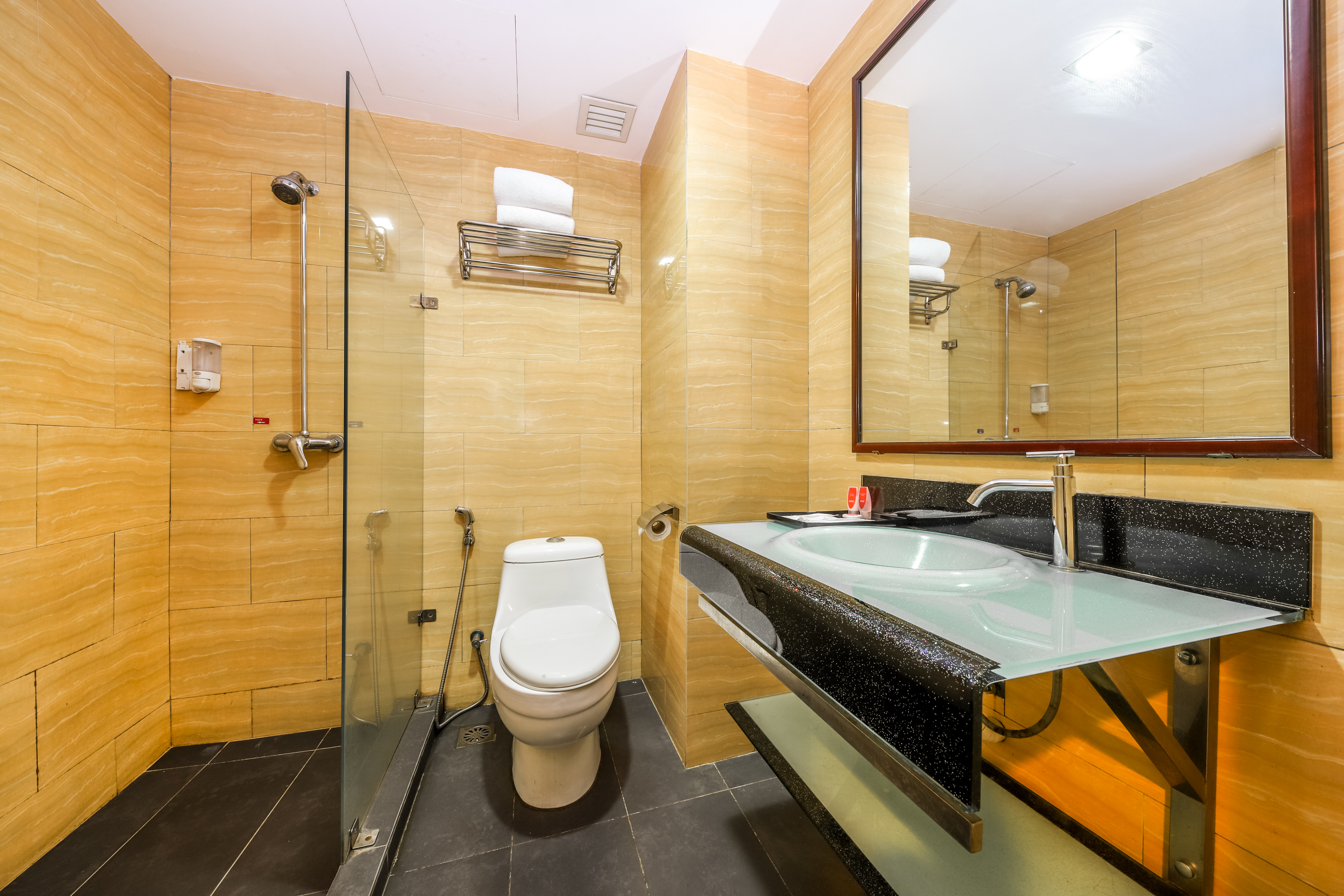 Double Deluxe King Bed