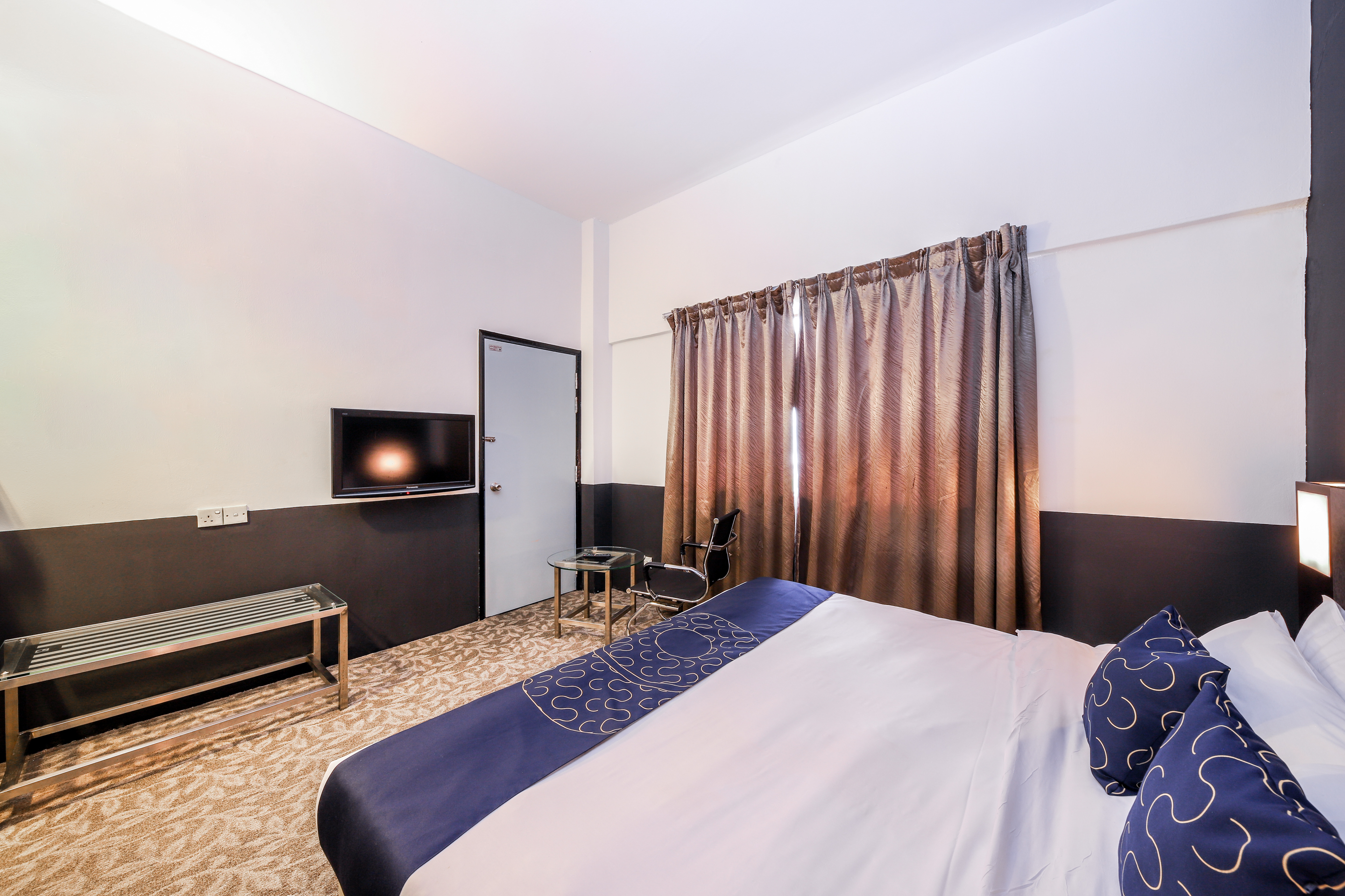 Double Deluxe King Bed