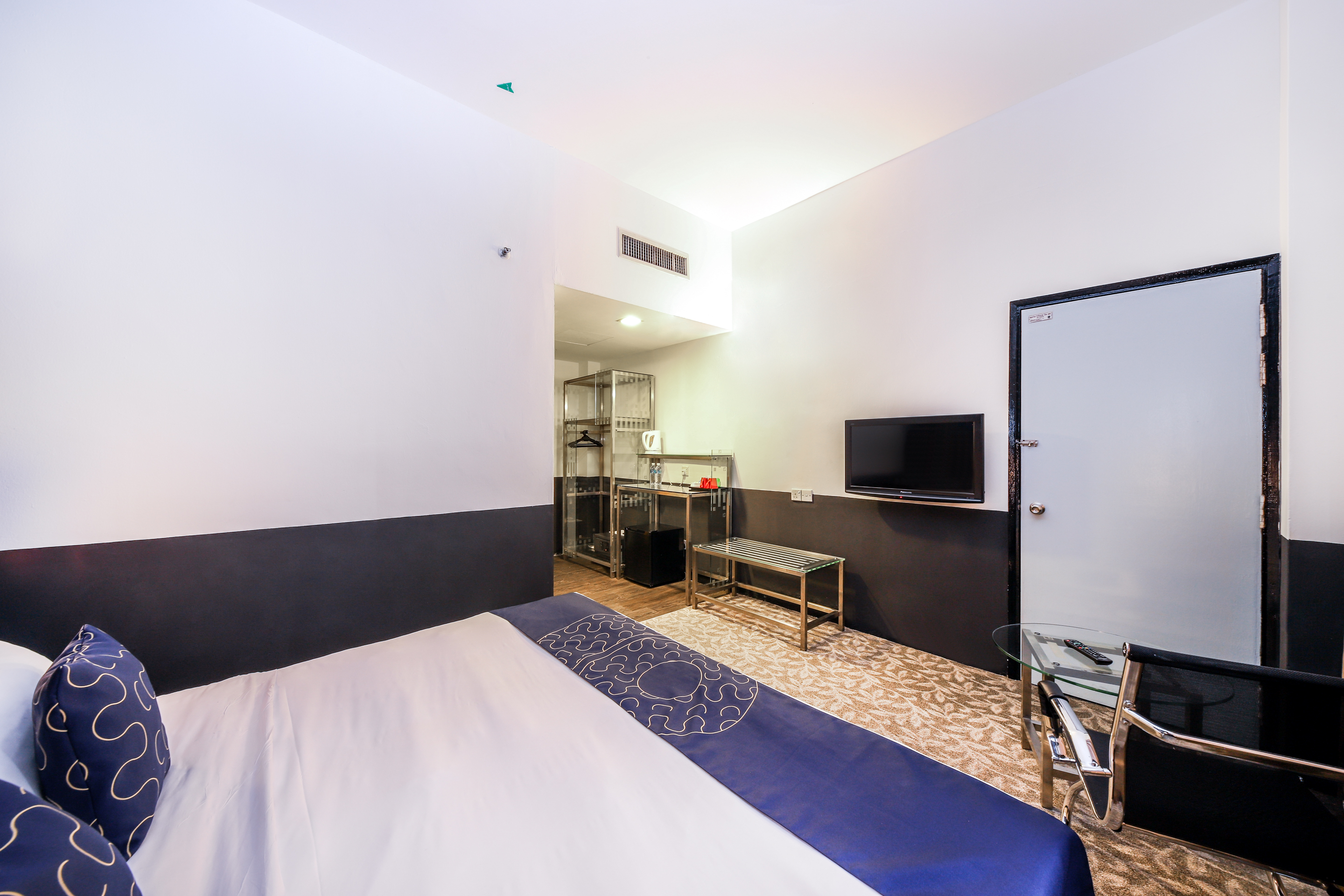 Double Deluxe King Bed