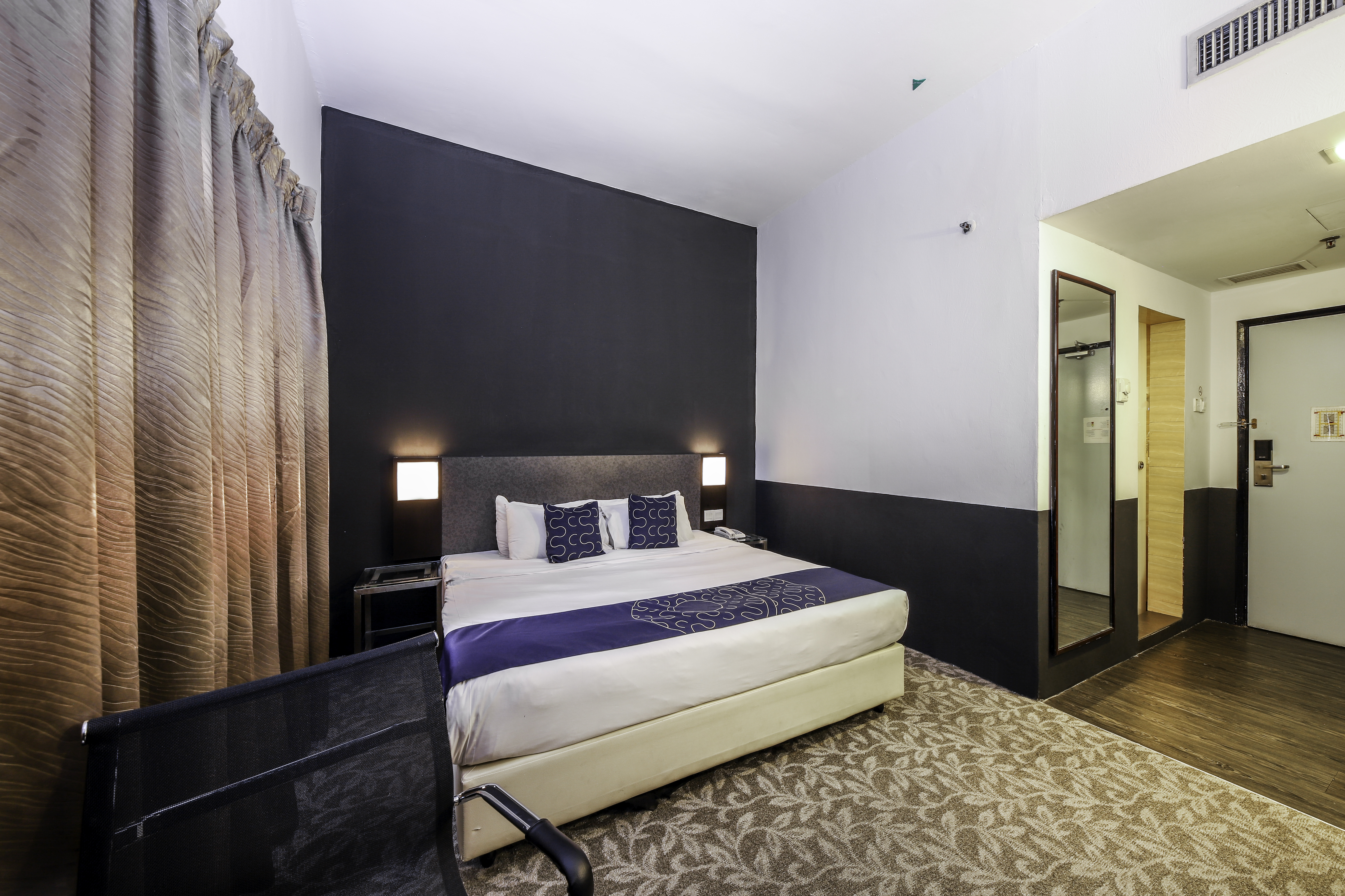 Double Deluxe King Bed