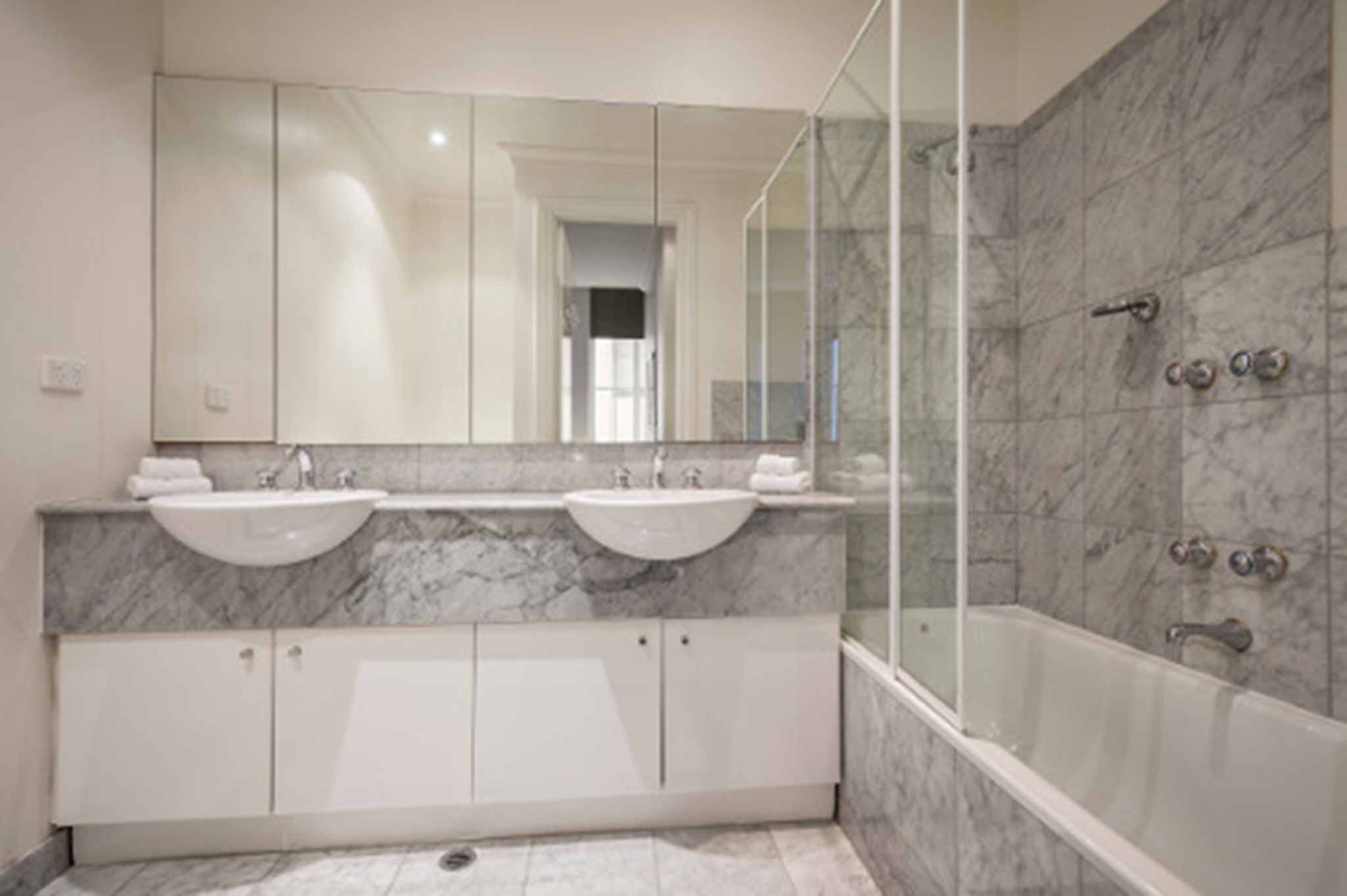 Apartment Two Bedrooms One Bathroom