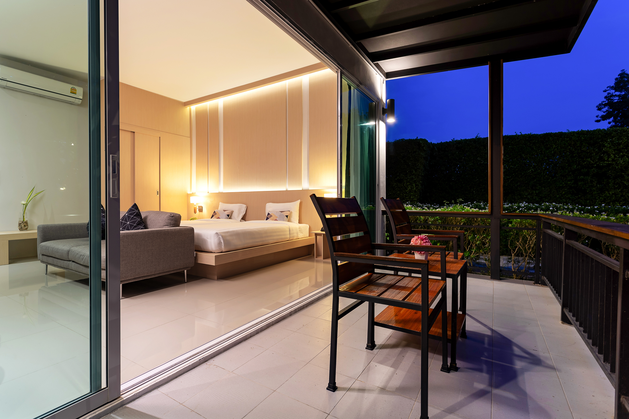 Double or Twin Deluxe with Terrace