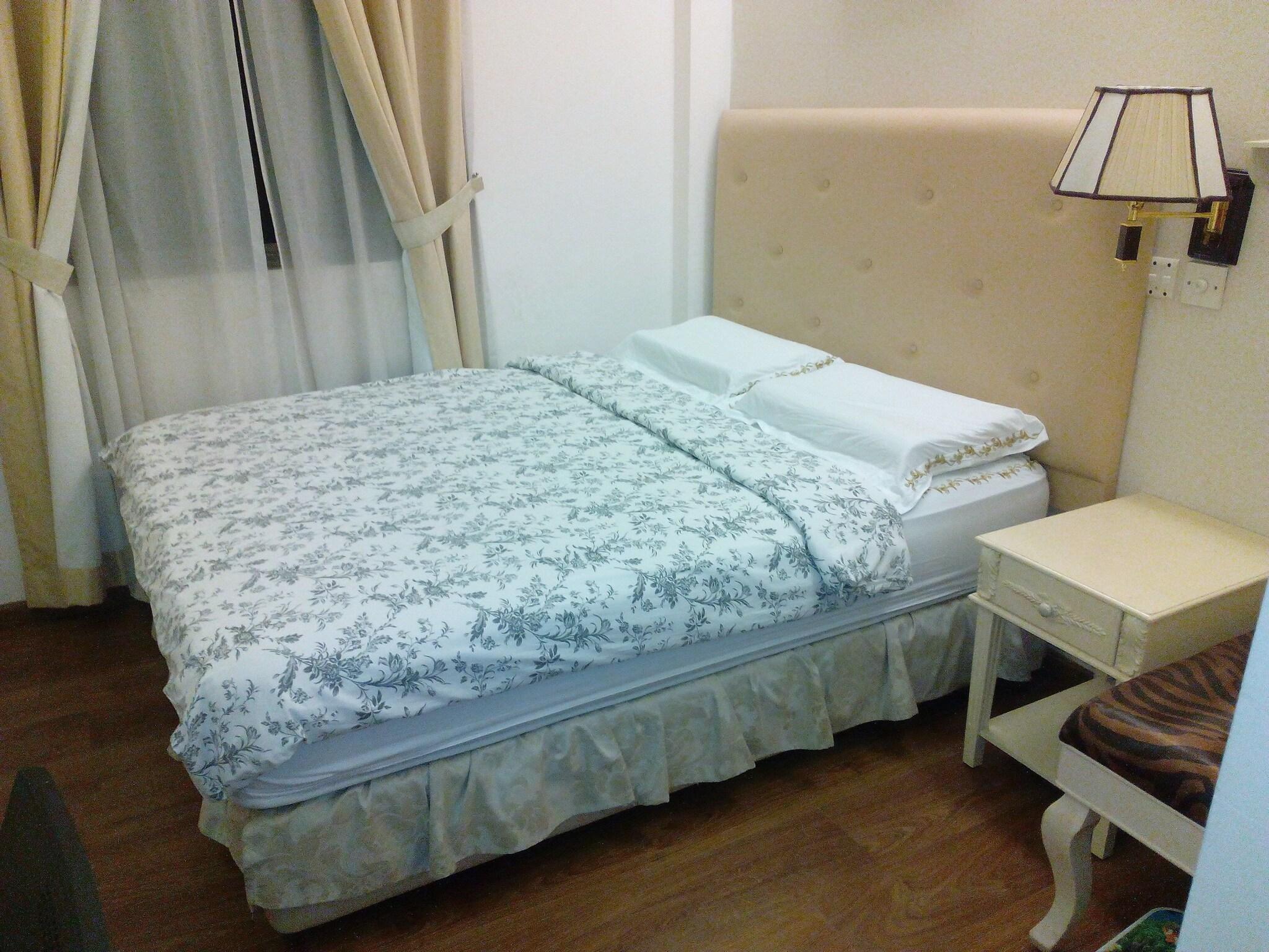 Double Queen Size Bed