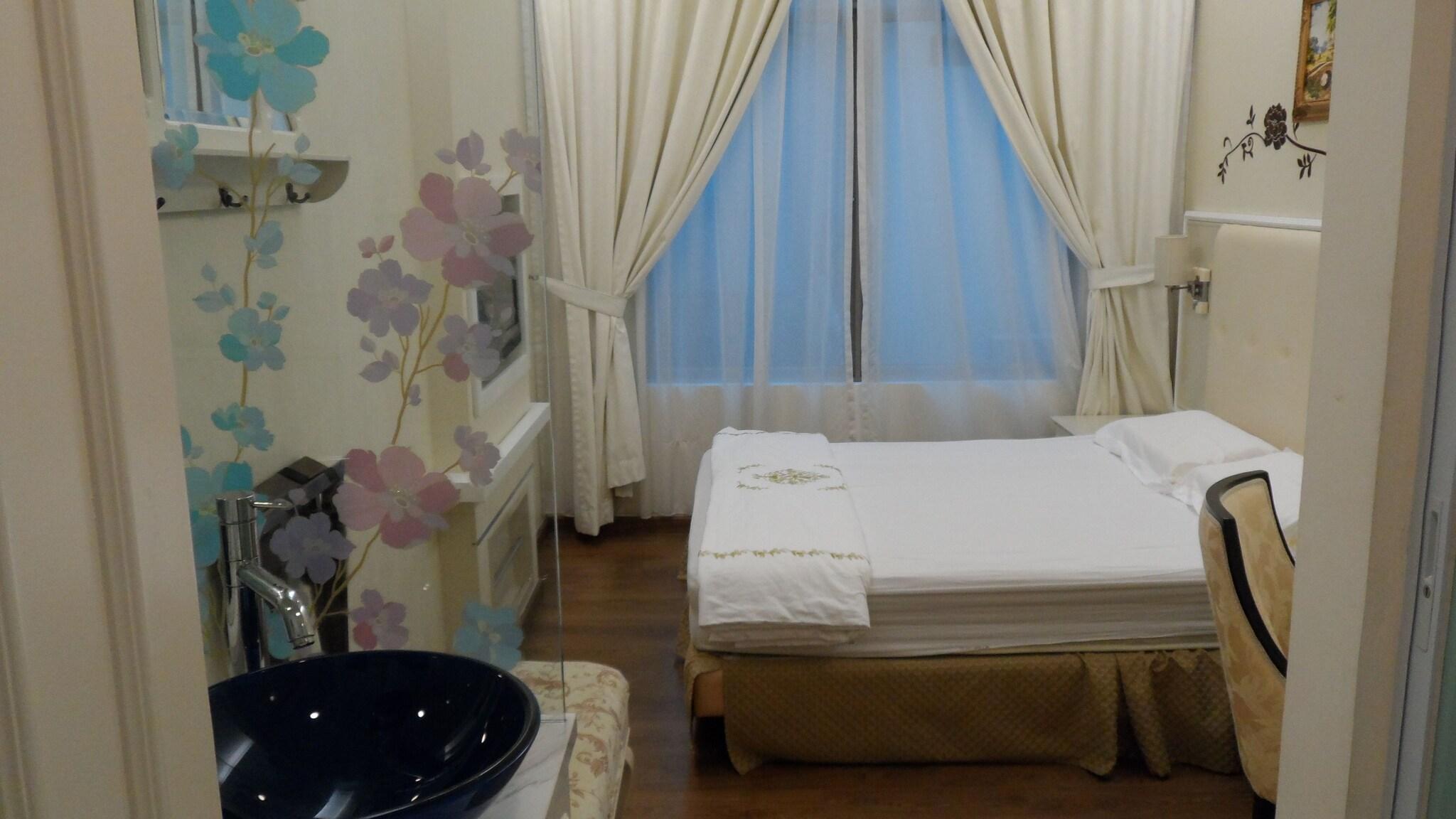 Double Queen Size Bed