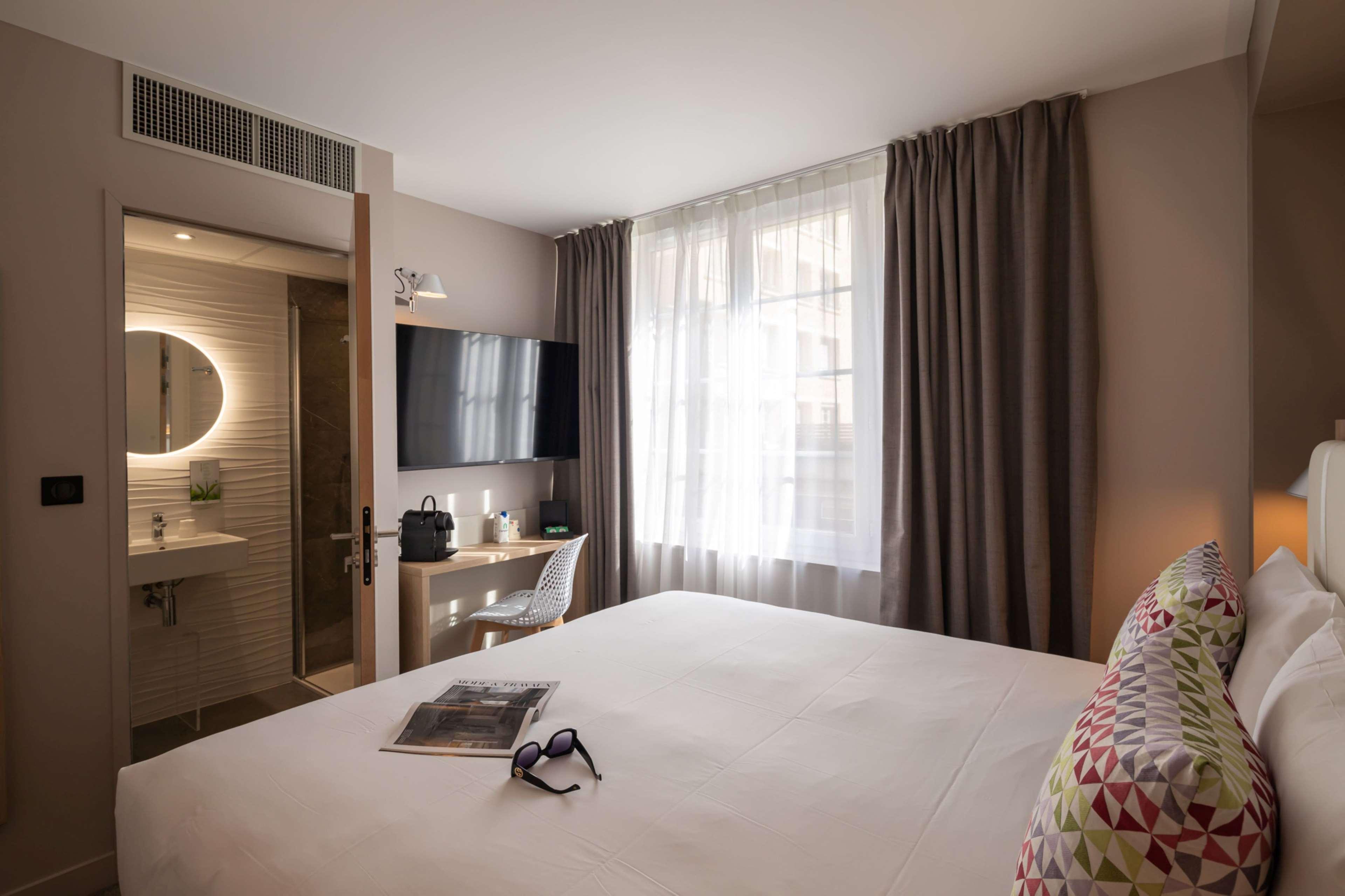 Double Superior King Bed