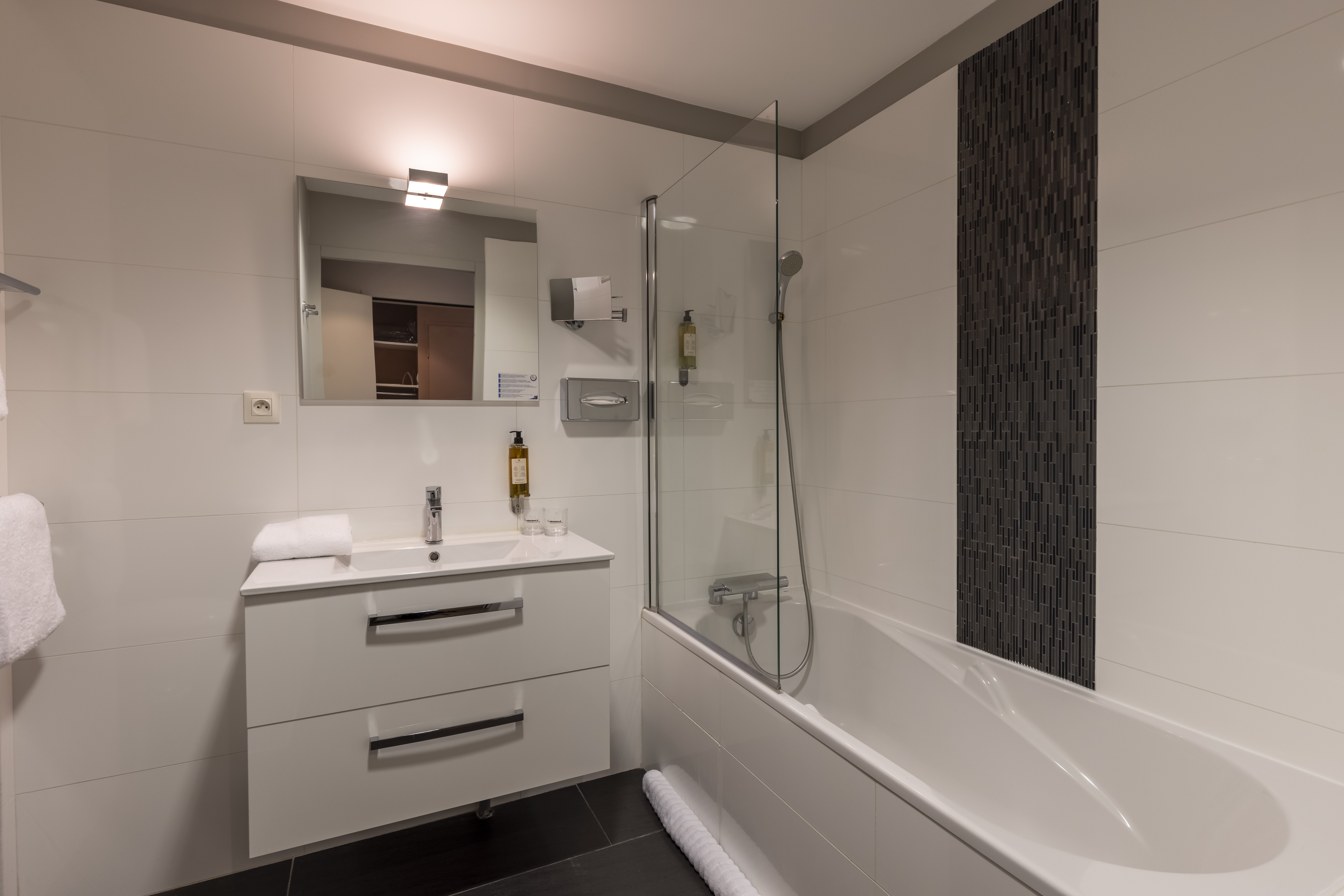 Family Room Capacity 5