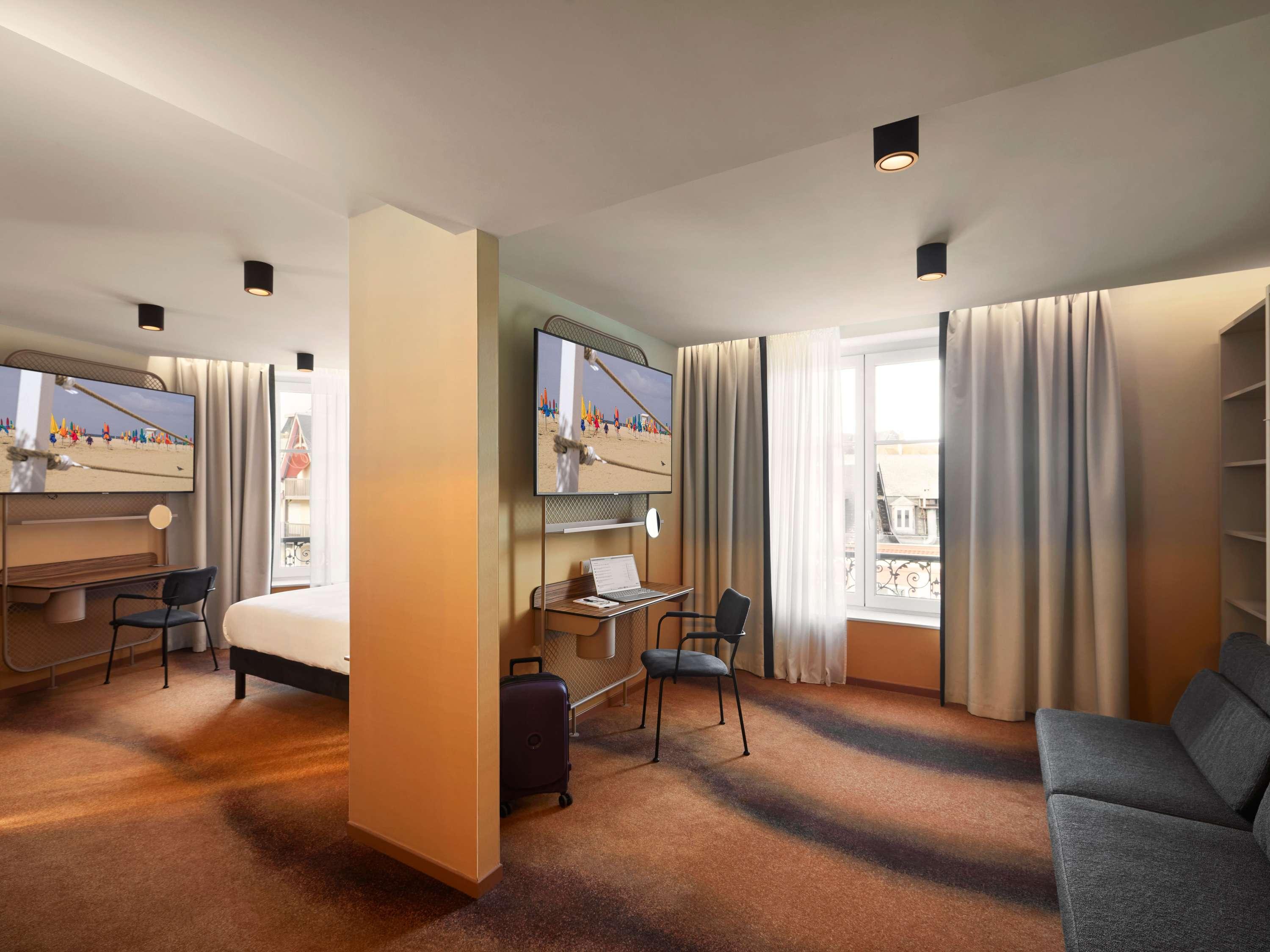 Family Room Superior