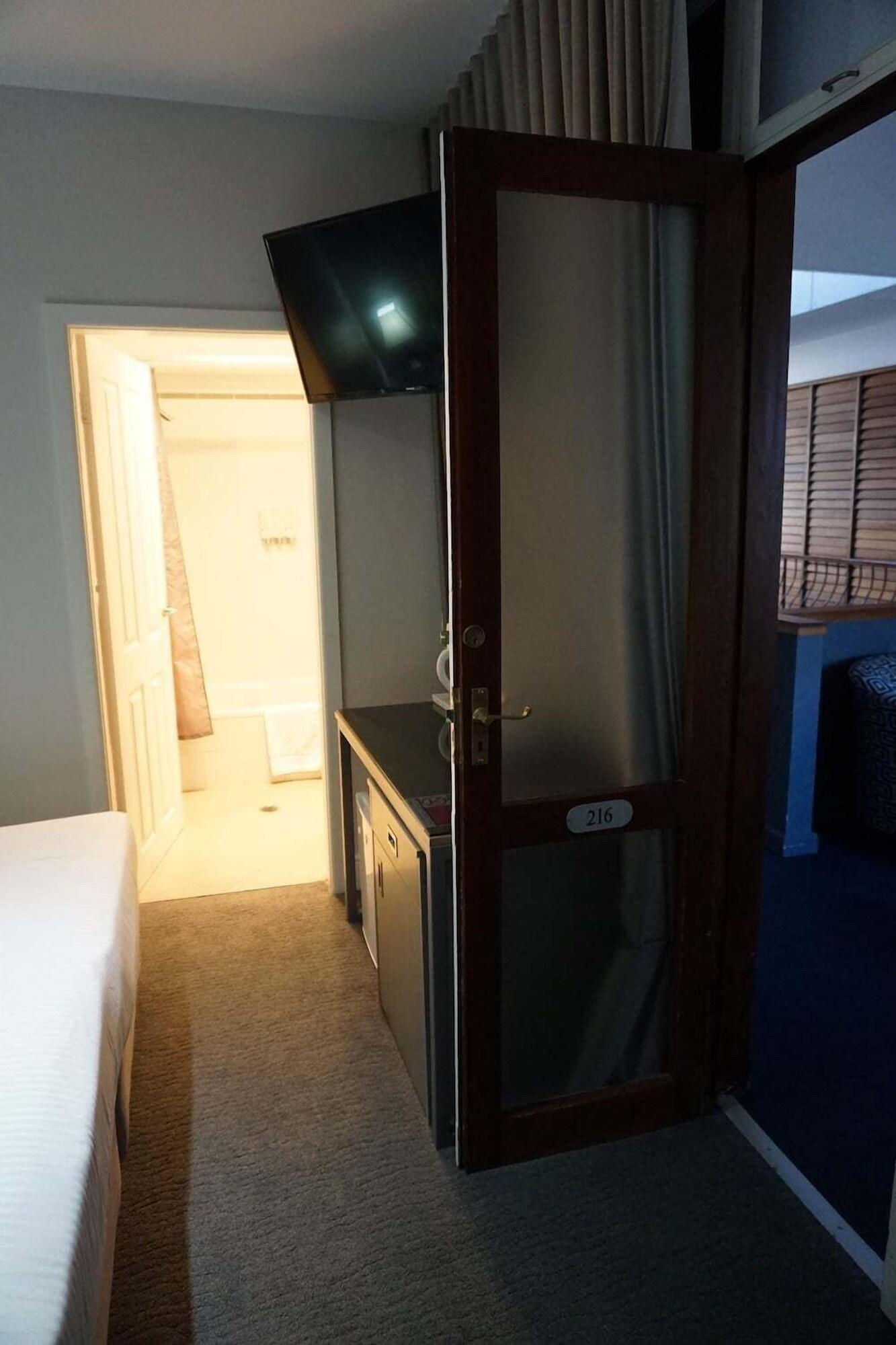 Double Queen Size Bed