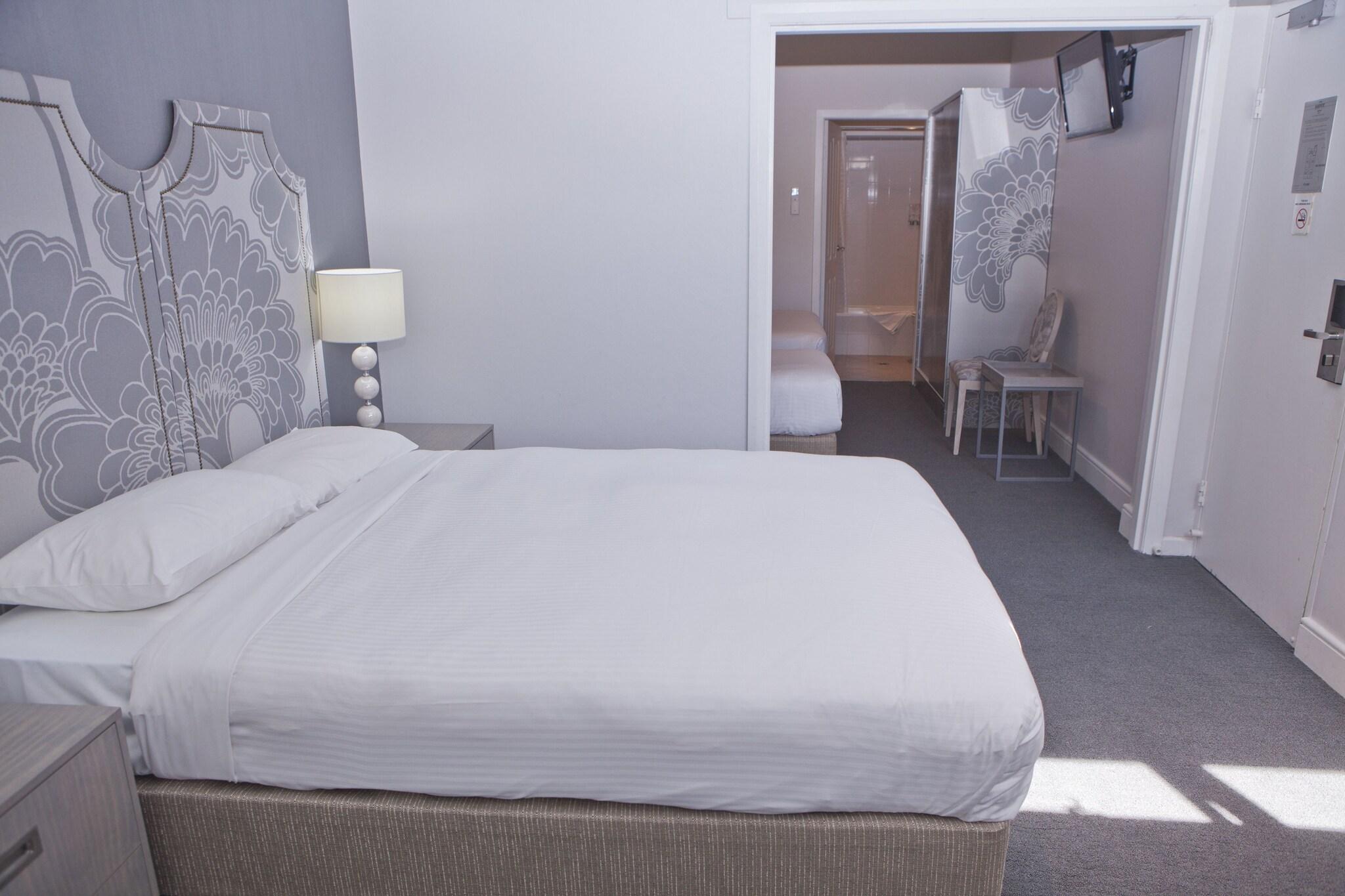 Family Room Three Beds