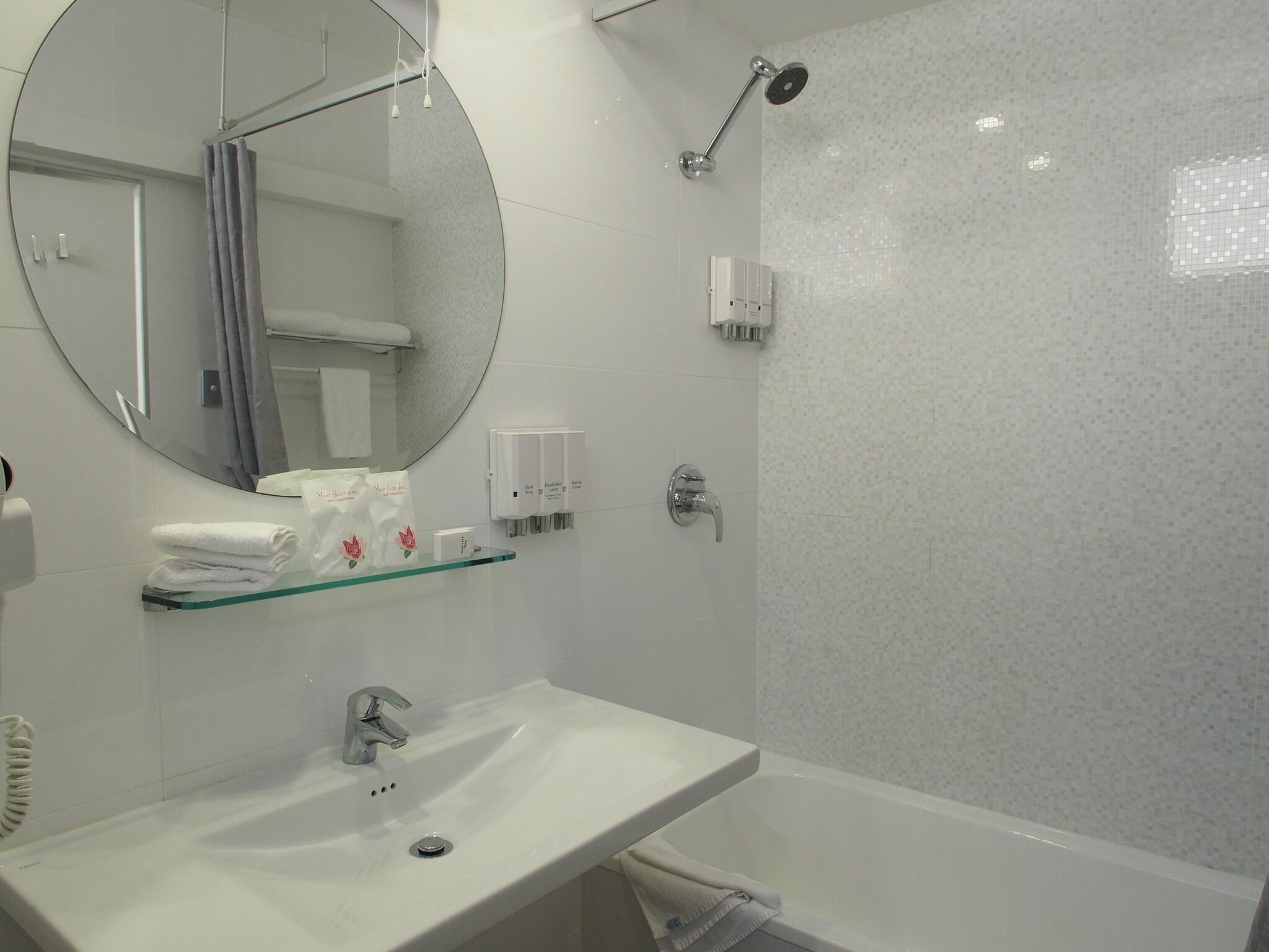 Double Queen Size Bed