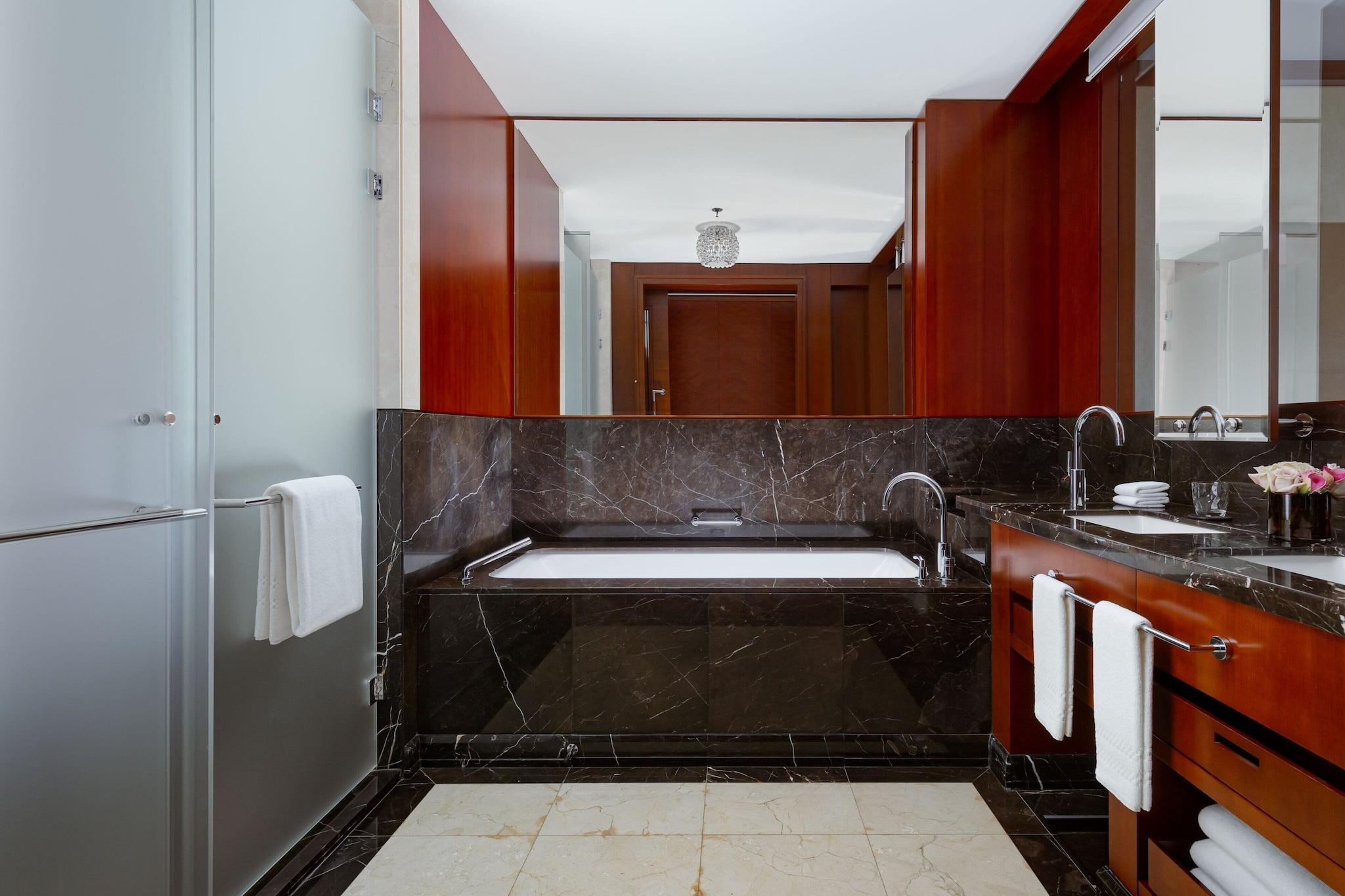 Quadruple Deluxe Mountain View