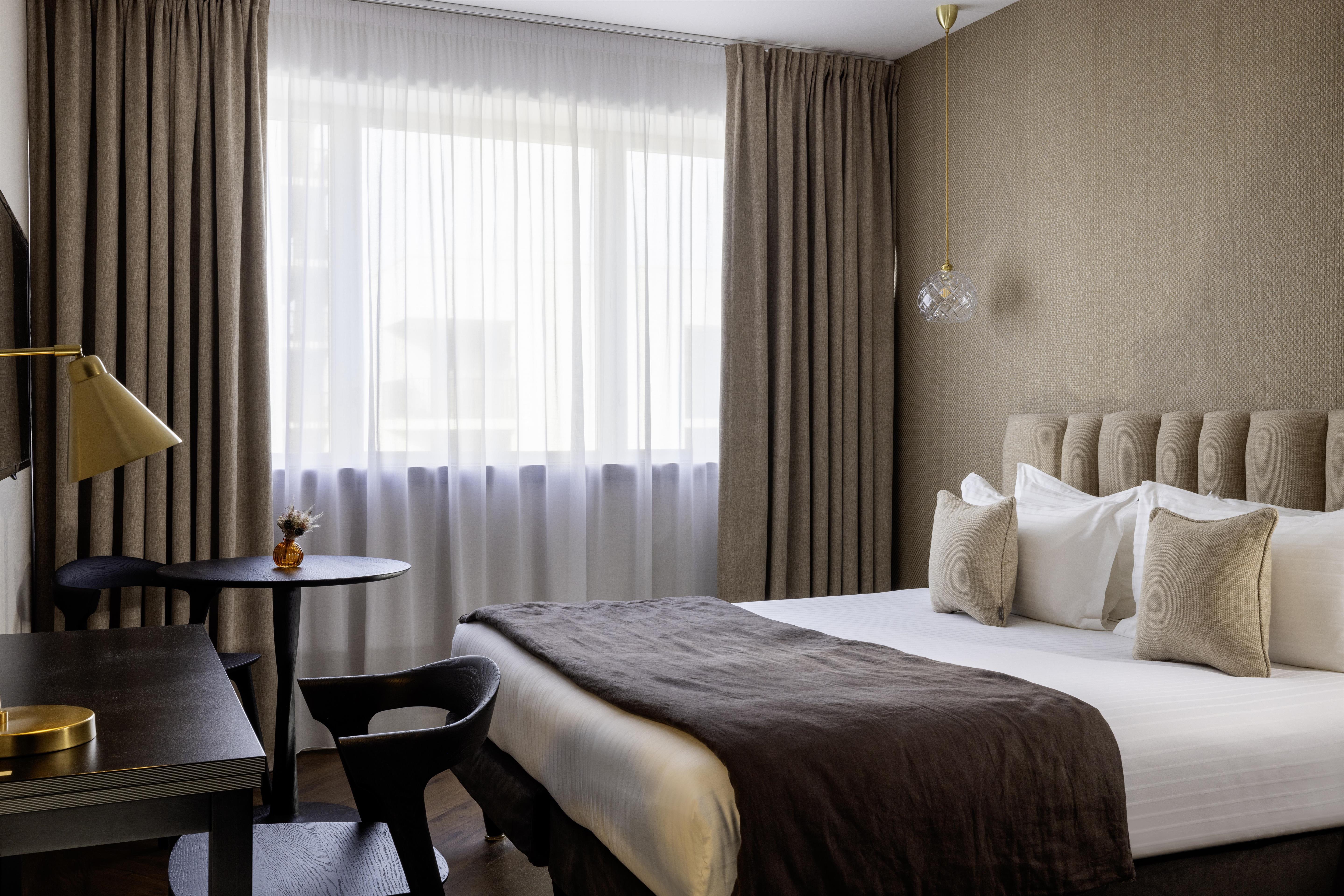 Double Superior Queen Bed