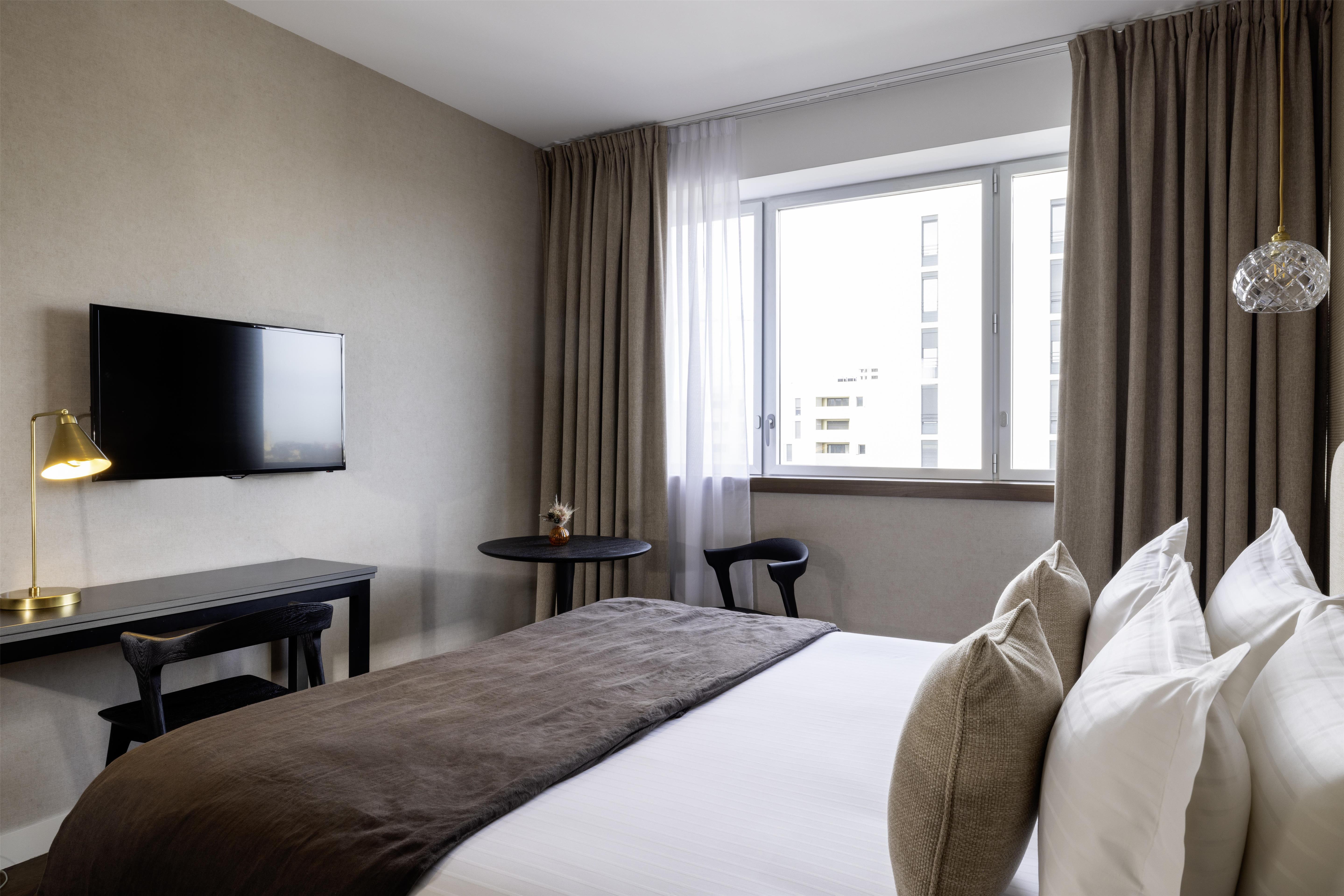 Double Superior Queen Bed