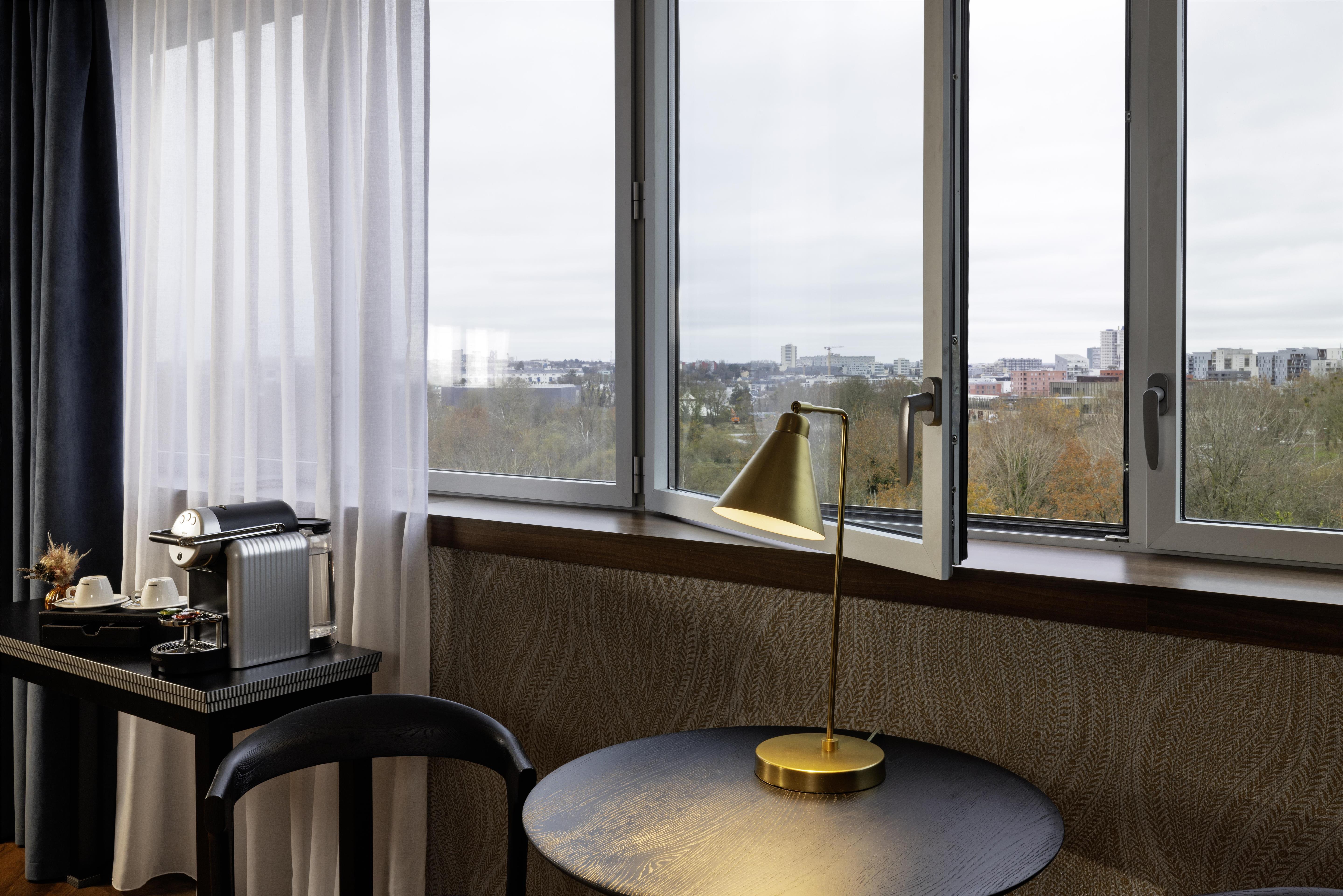 Triple Deluxe Queen Bed