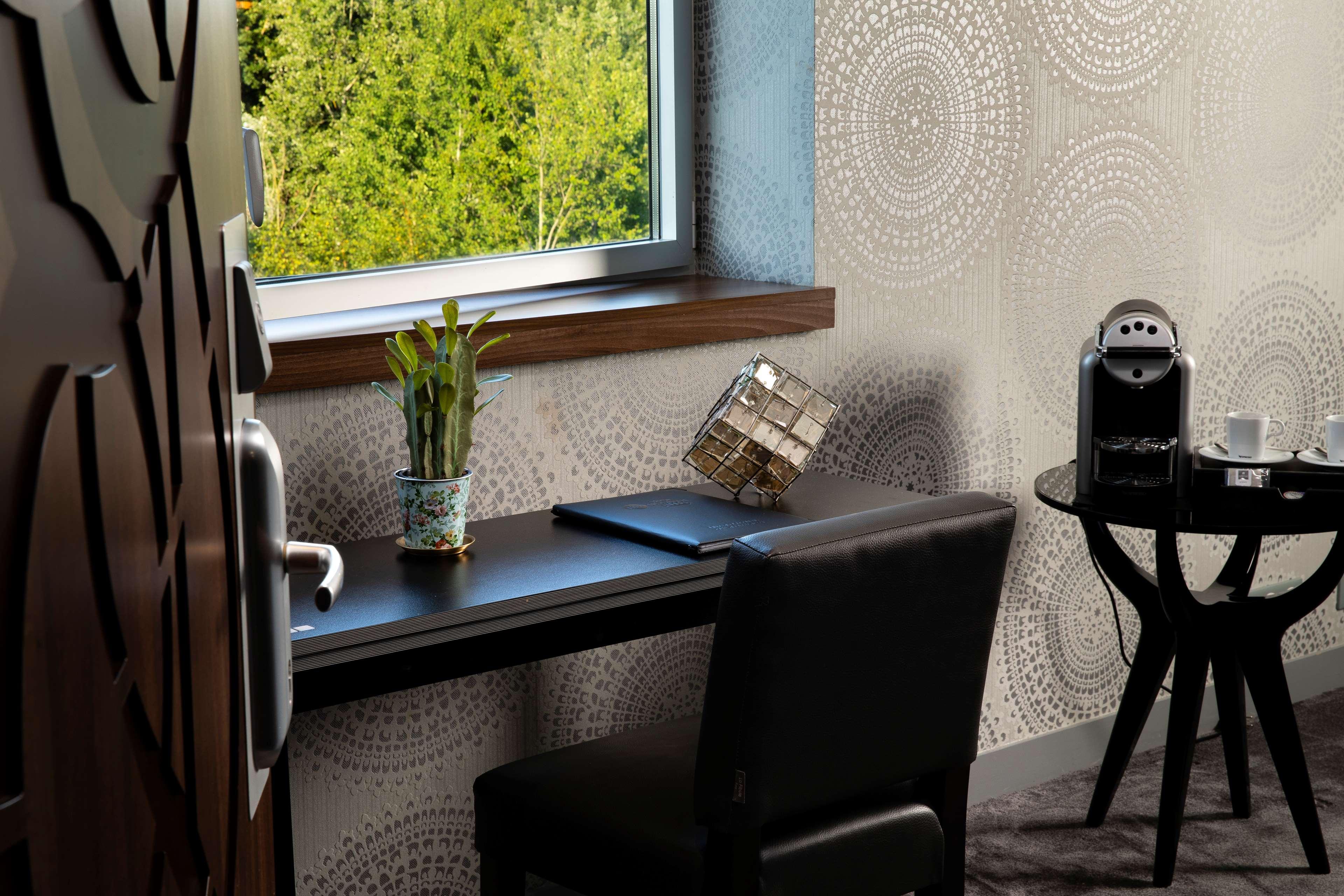 Triple Deluxe Queen Bed