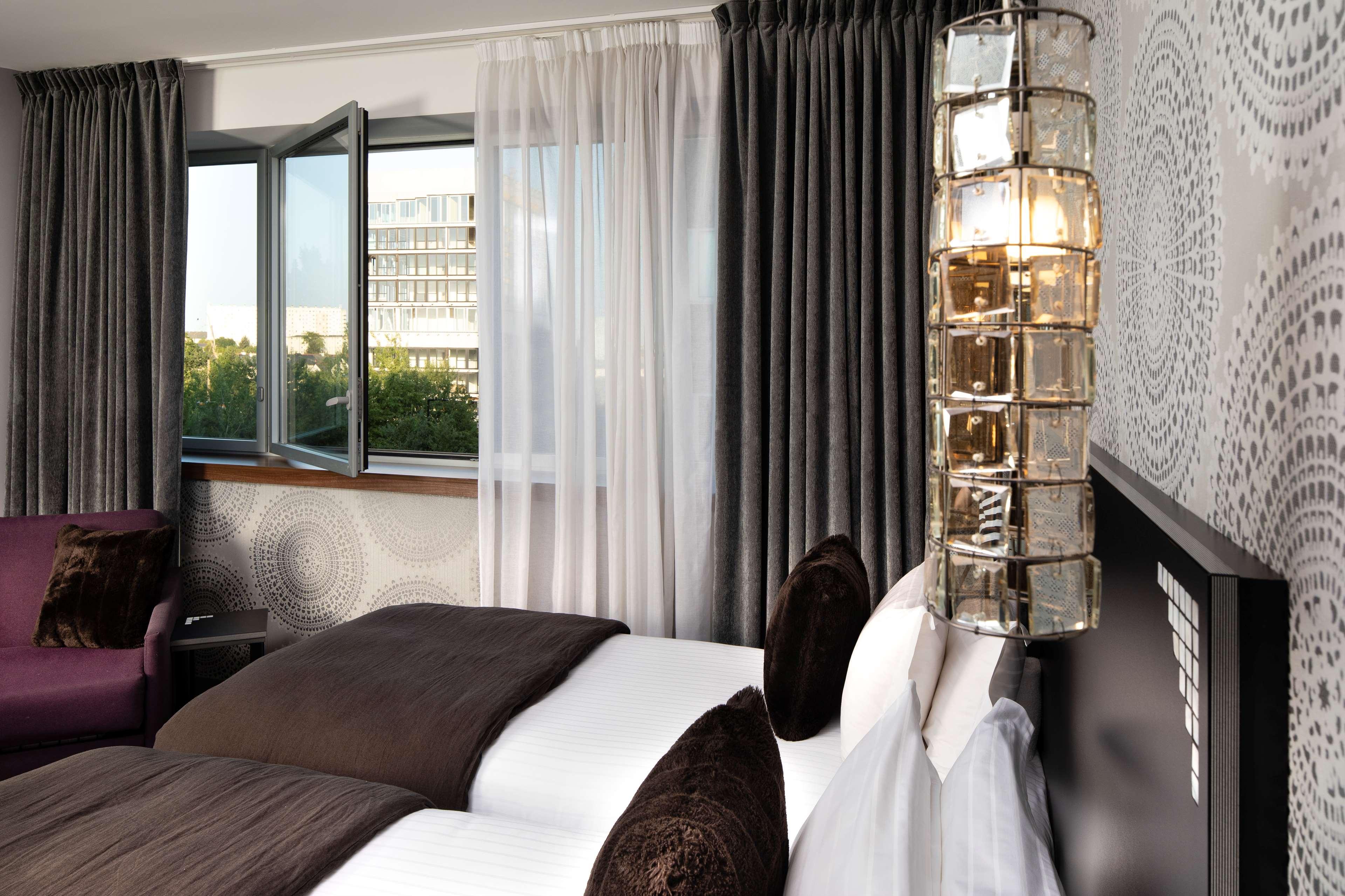 Triple Deluxe Queen Bed