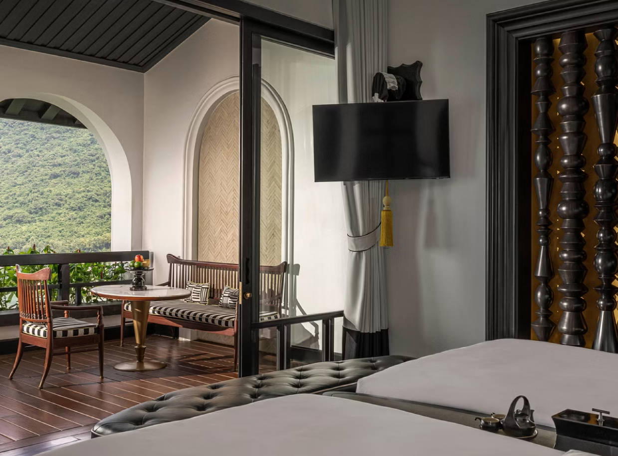 Double Club Two Queen Beds