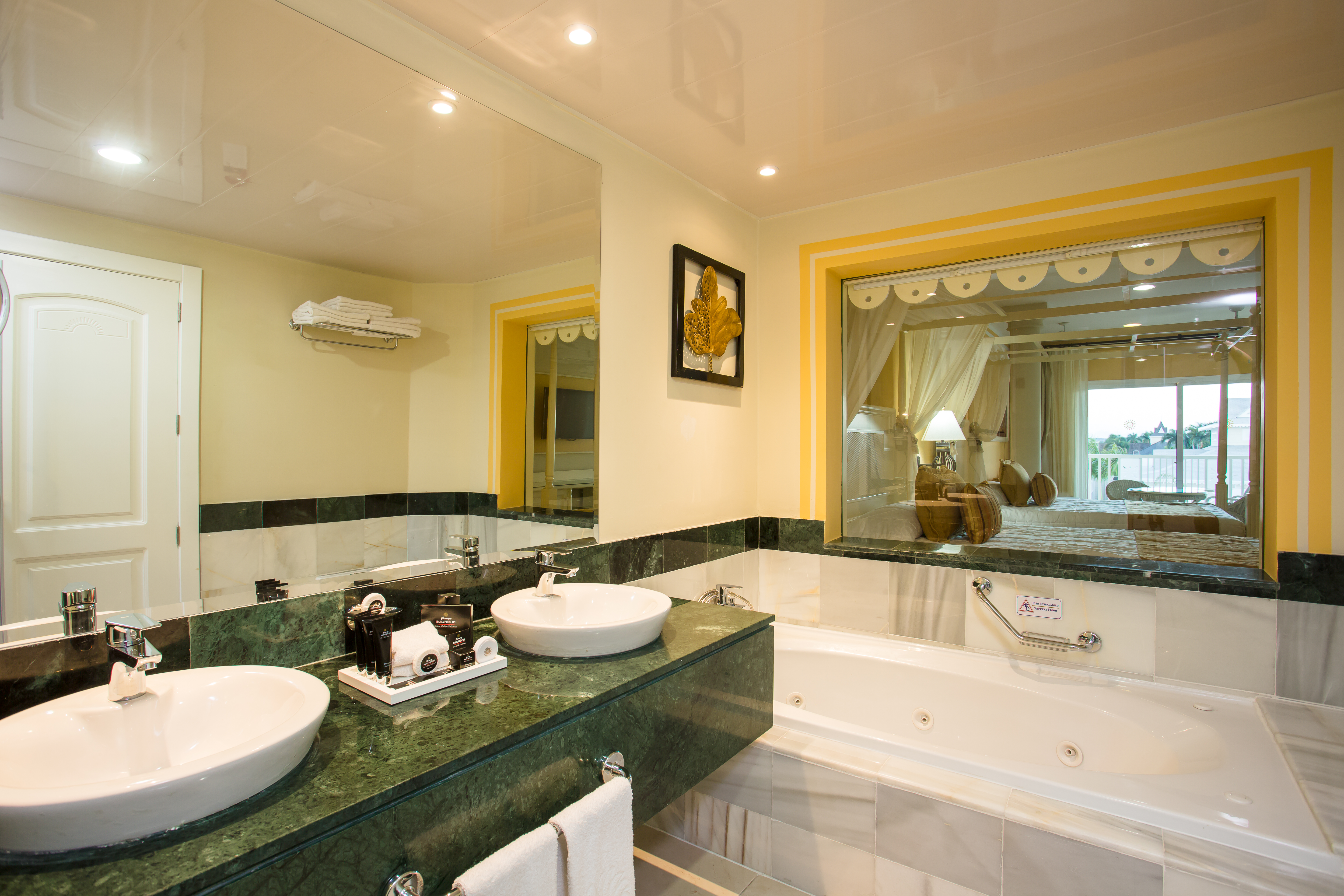 Junior Suite Deluxe Pool View