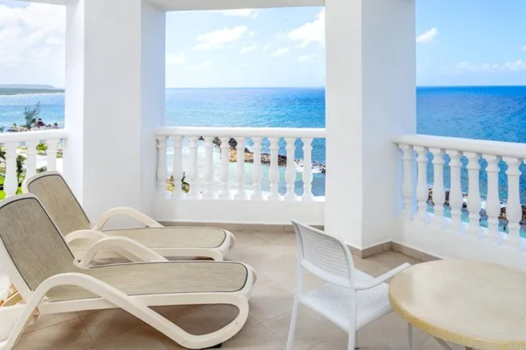 Junior Suite Ocean Front