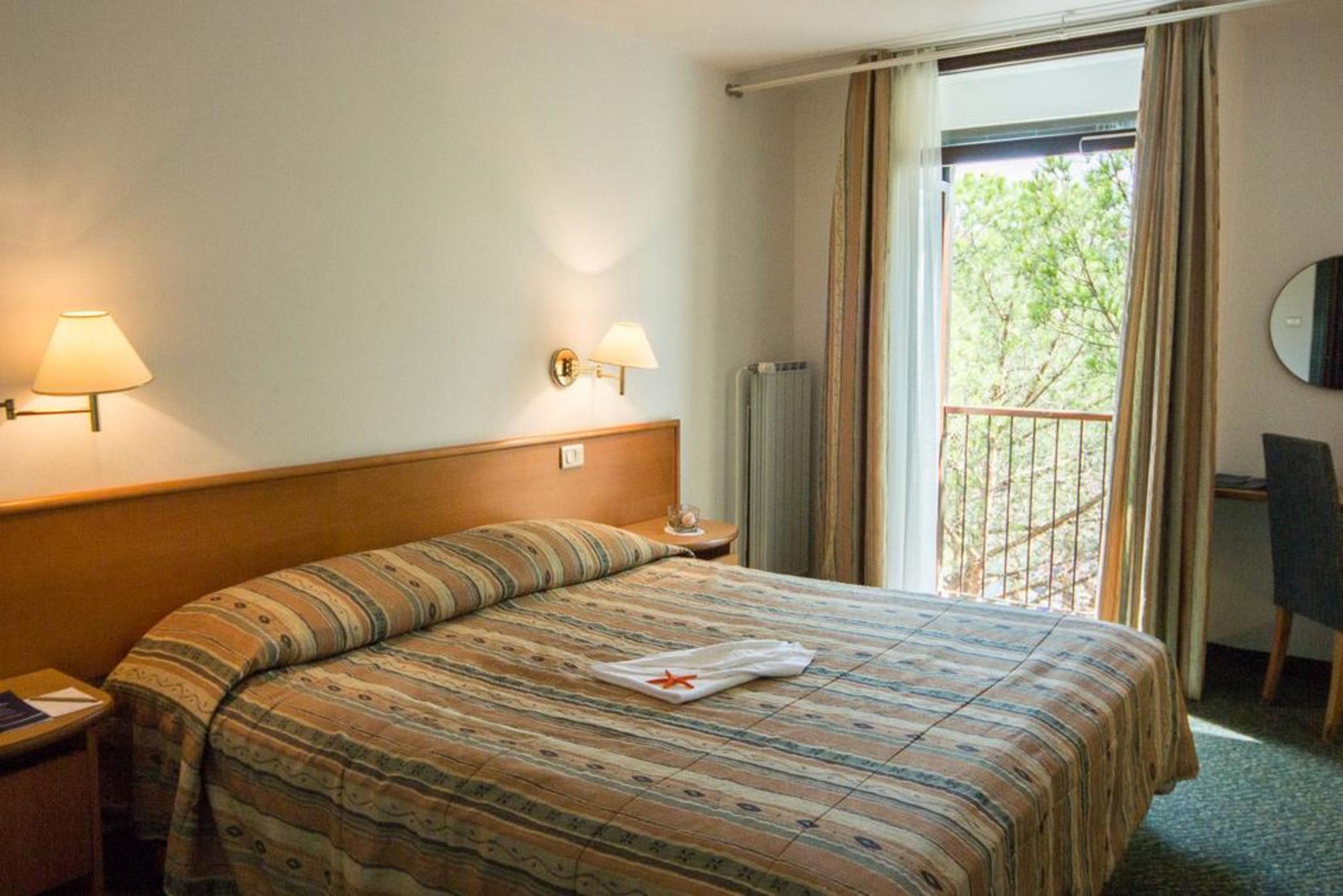 Double or Twin Standard