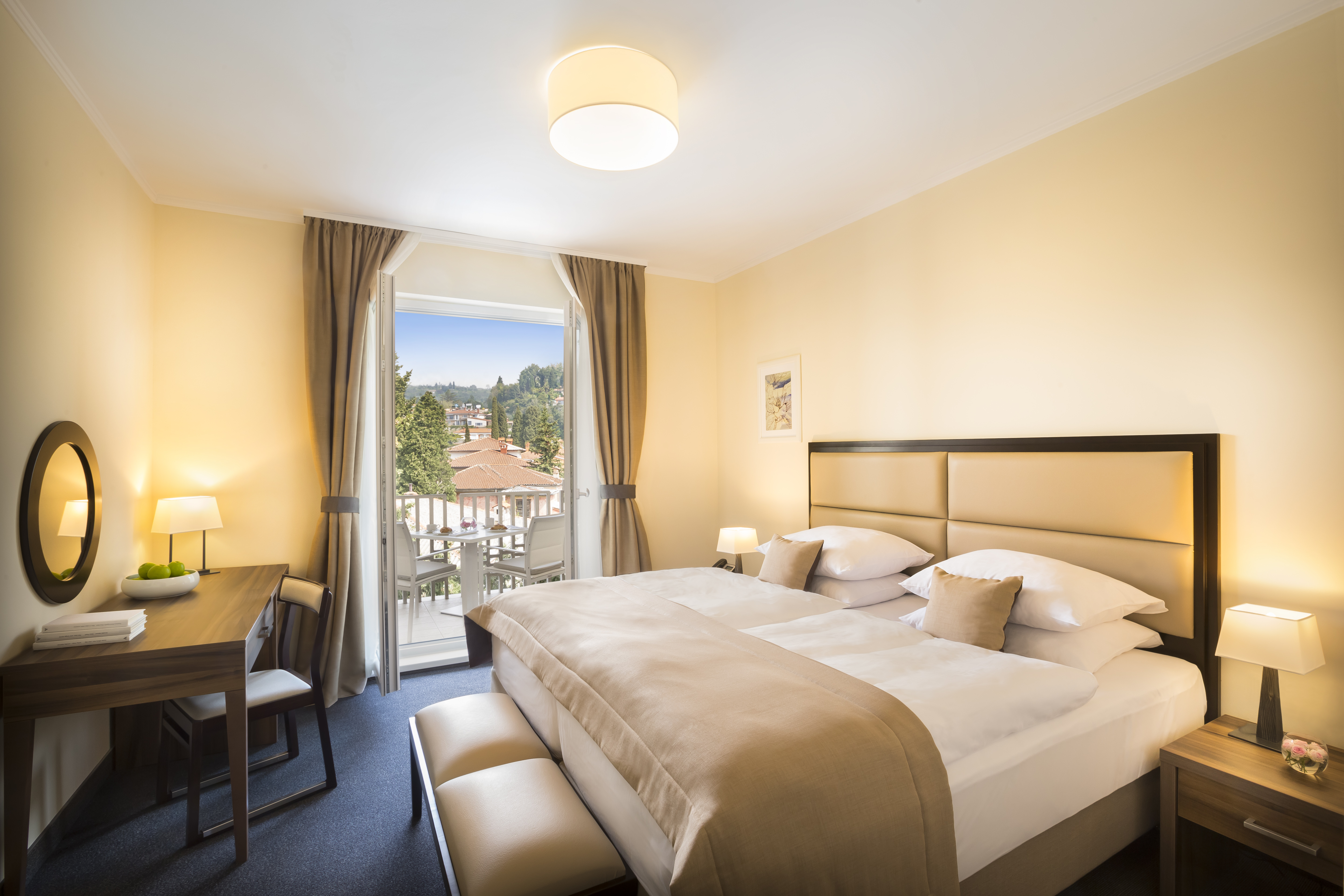 Twin Park View with Balcony