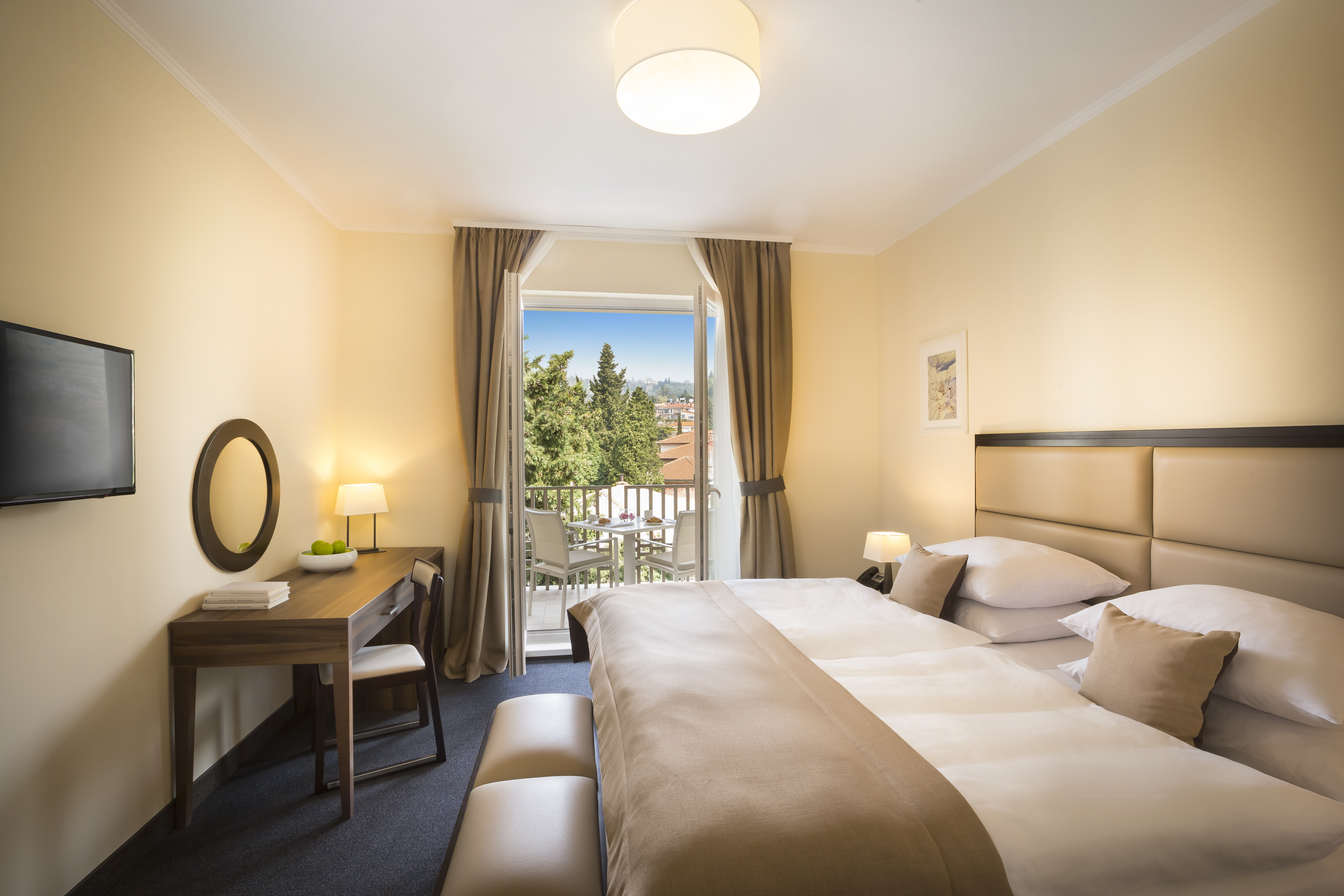 Twin Park View with Balcony