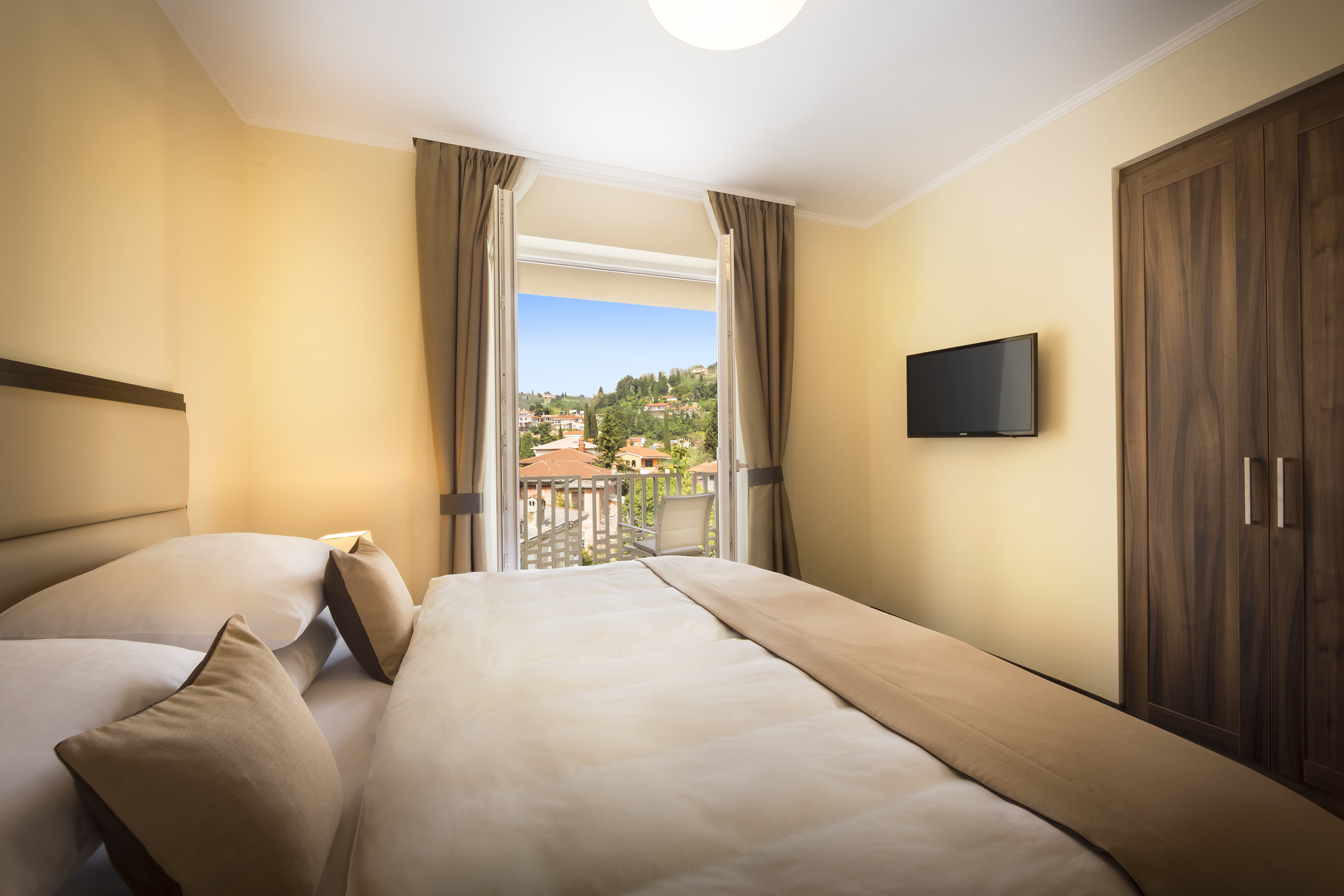 Suite Park View with Balcony