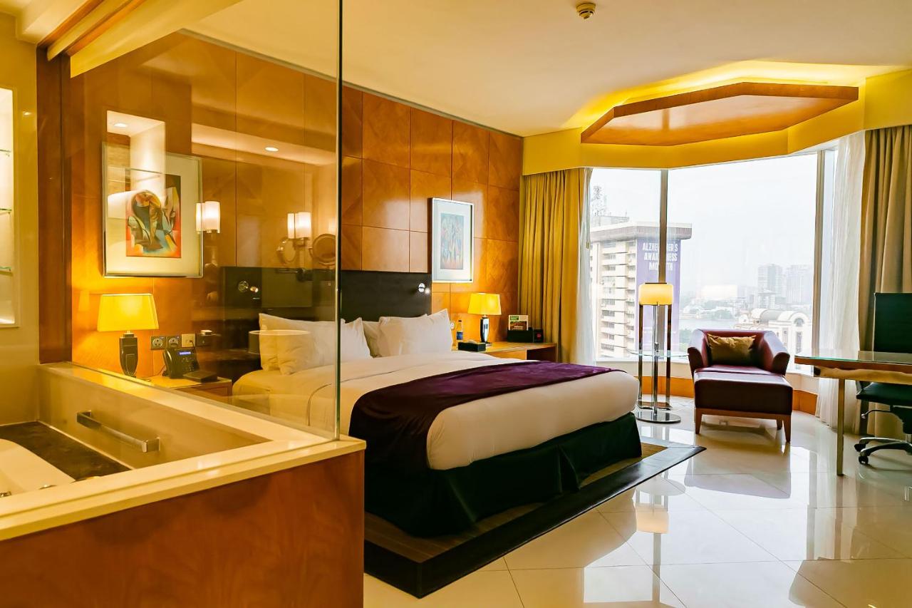 Double Club King Bed