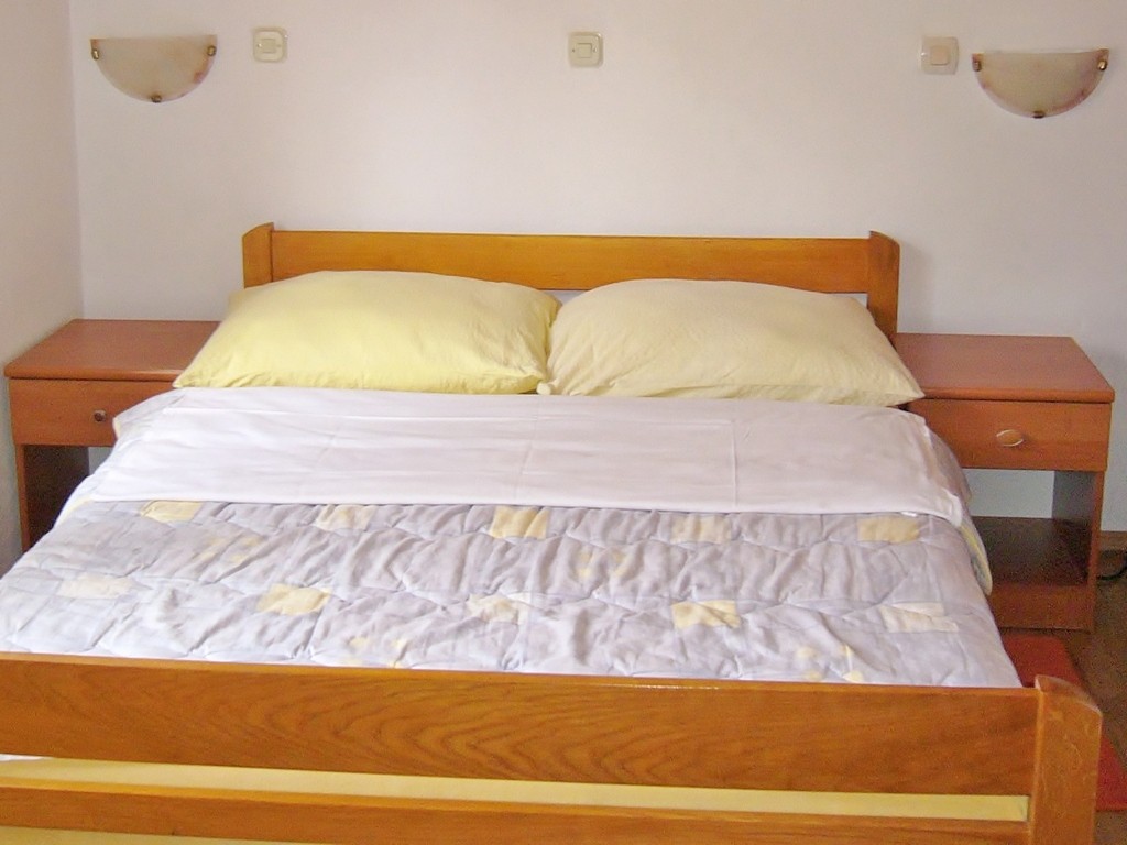 Apartment Capacity 6