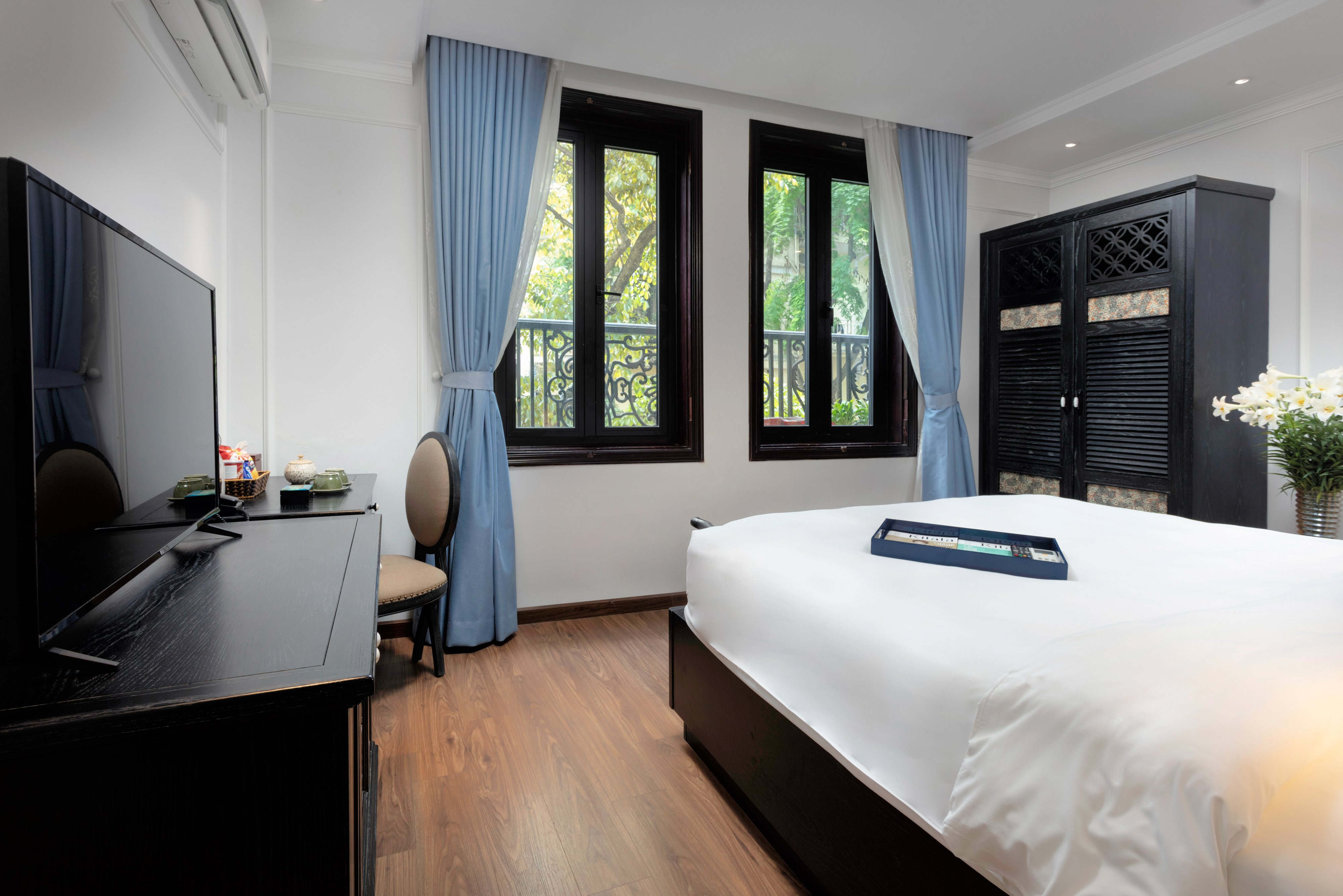 Double Deluxe One Bed