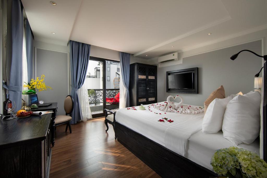 Junior Suite with Balcony