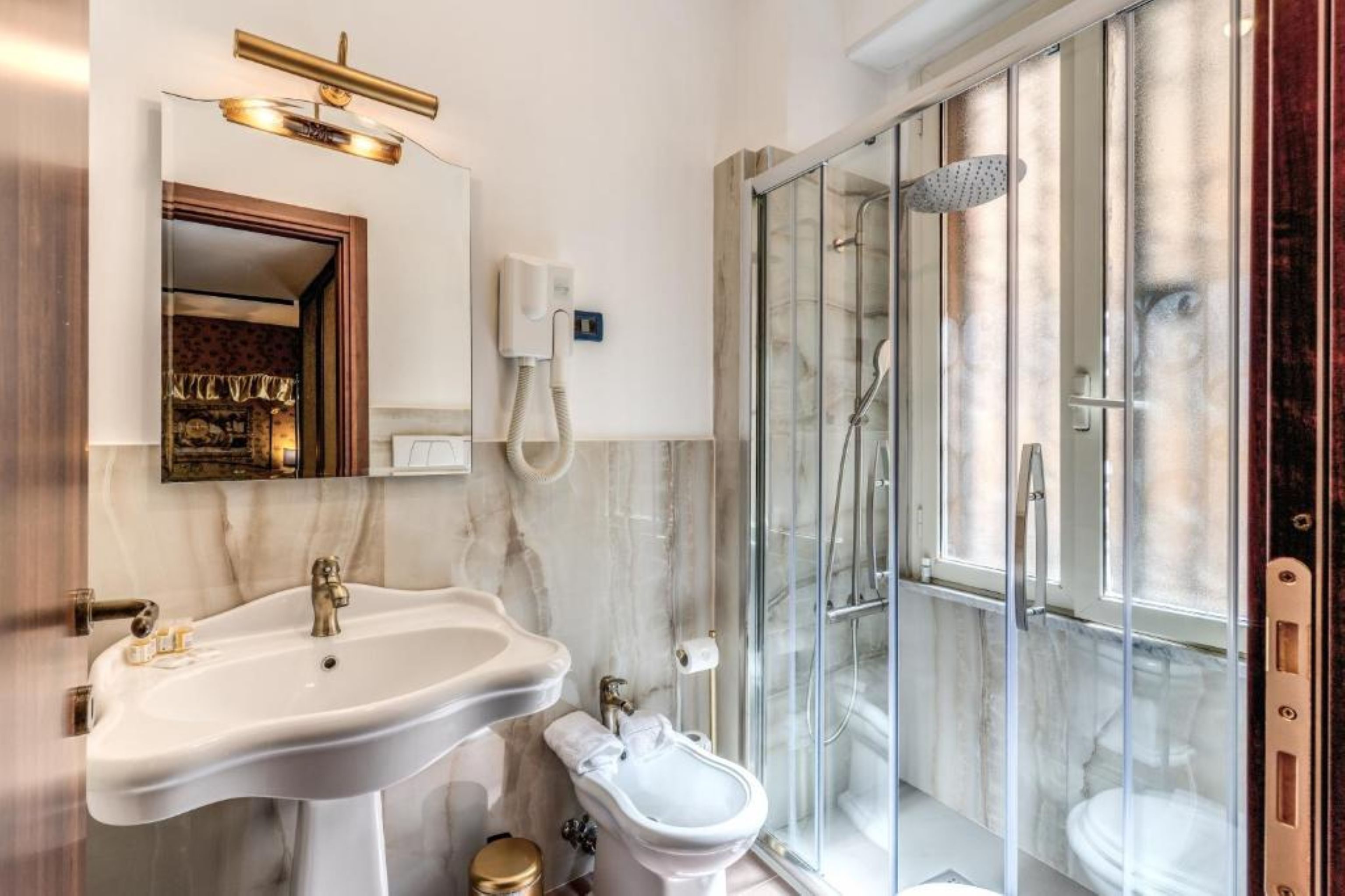 Double or Twin Standard