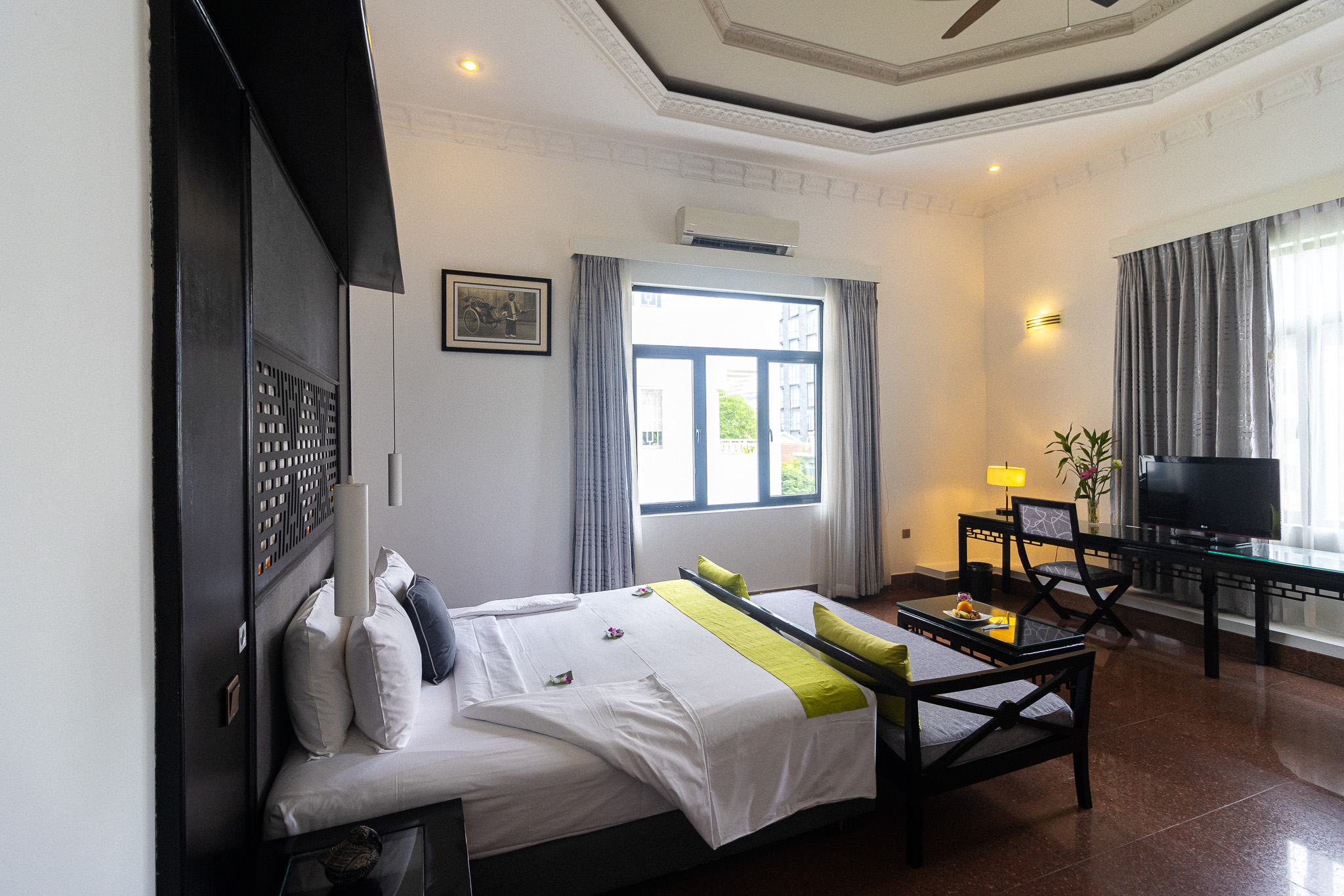 Junior Suite King Size Bed