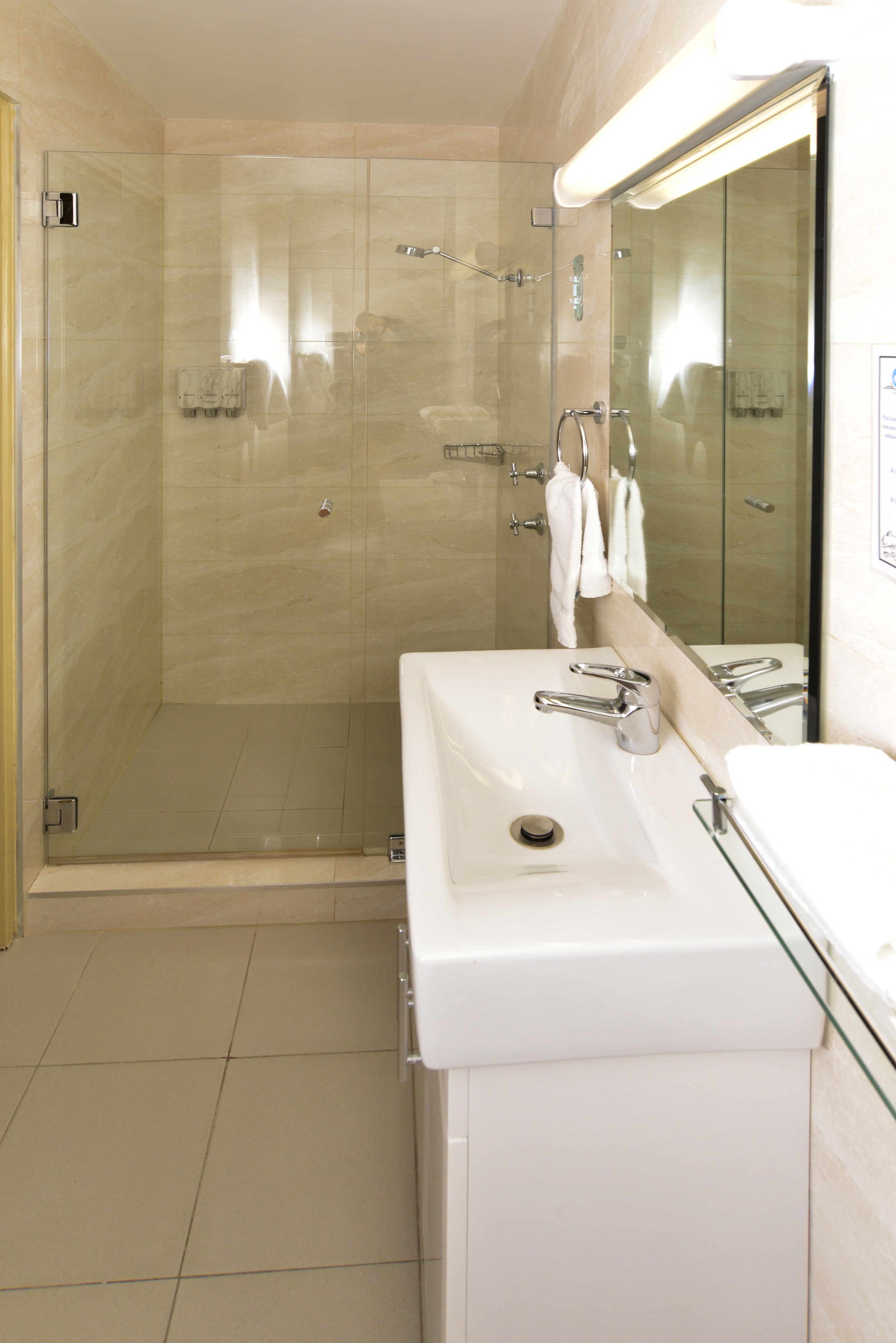 Double Deluxe Queen Bed