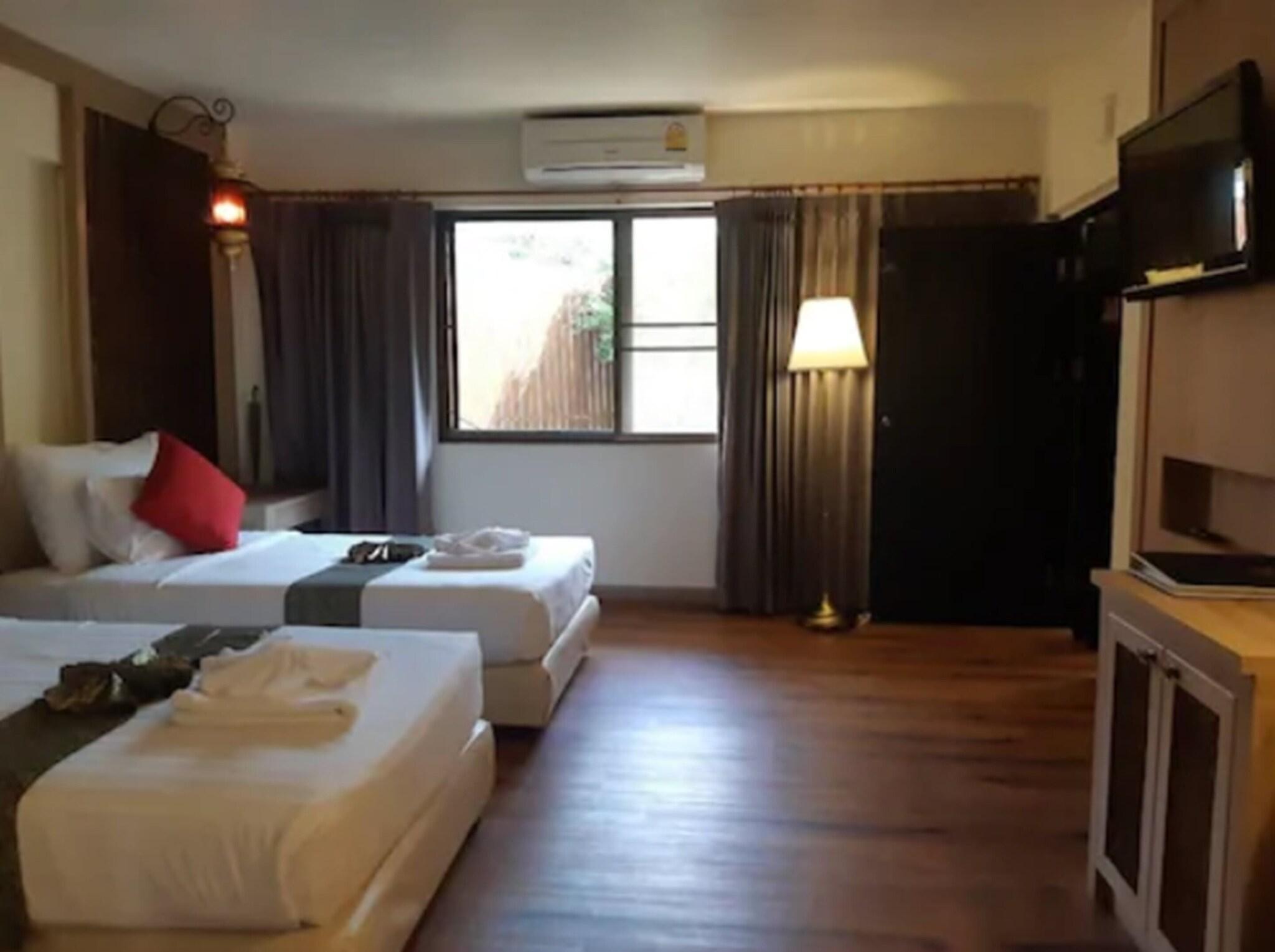 Family Room Three Beds