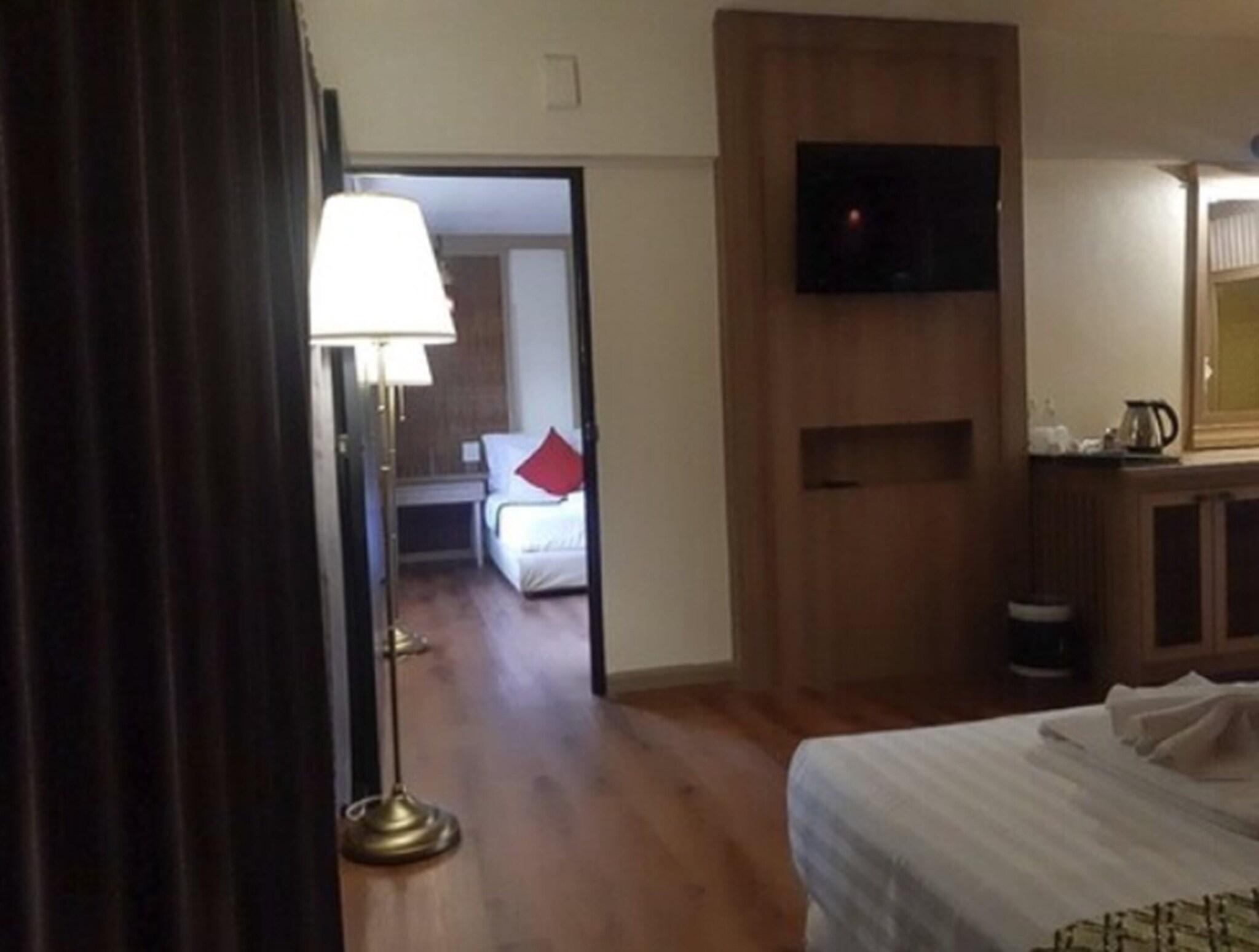 Family Room Three Beds