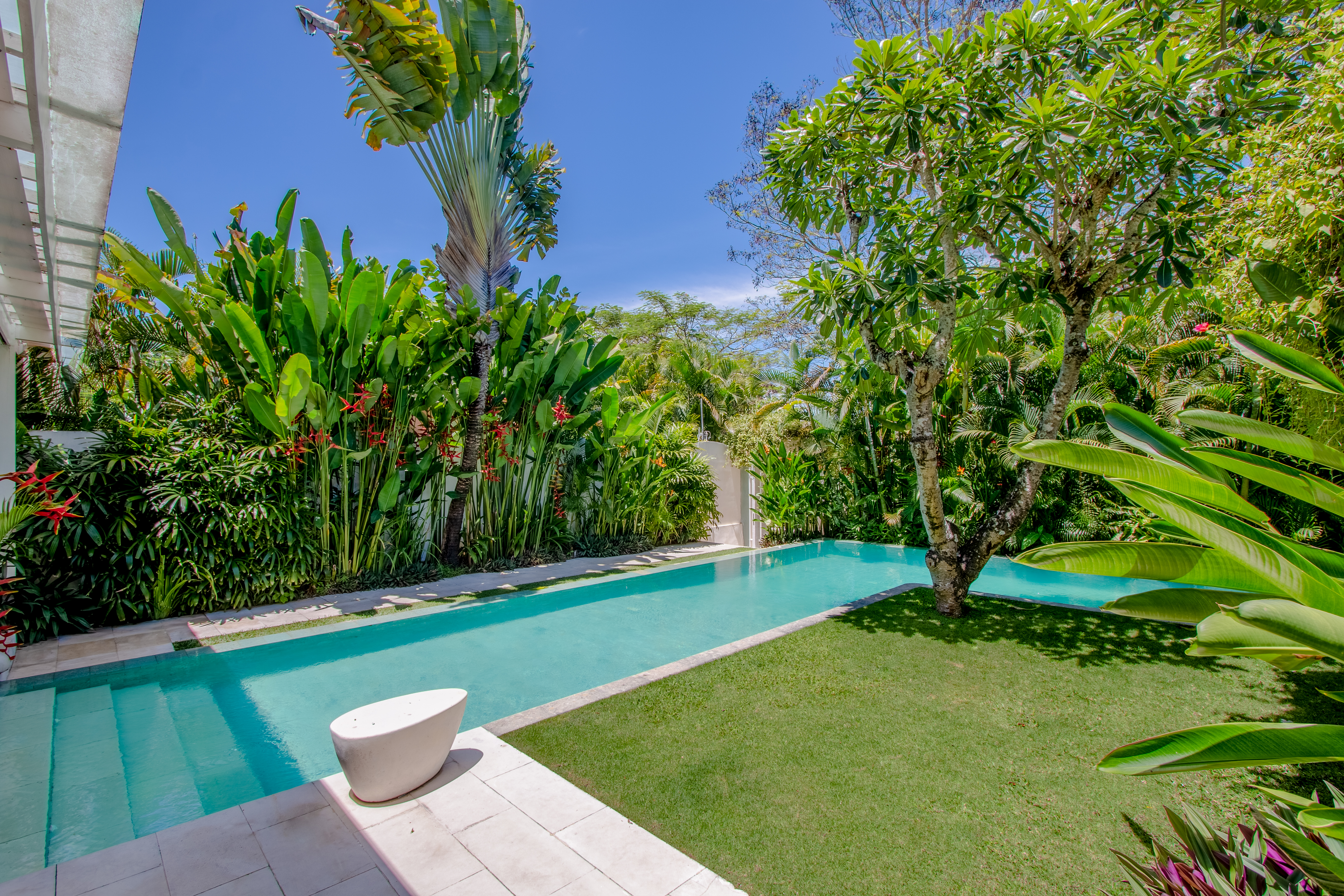 Villa Five Bedrooms with More Than Three Bathrooms