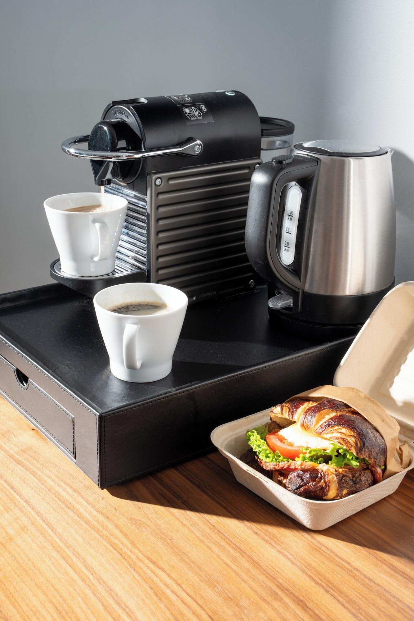 Double Garden View King Bed