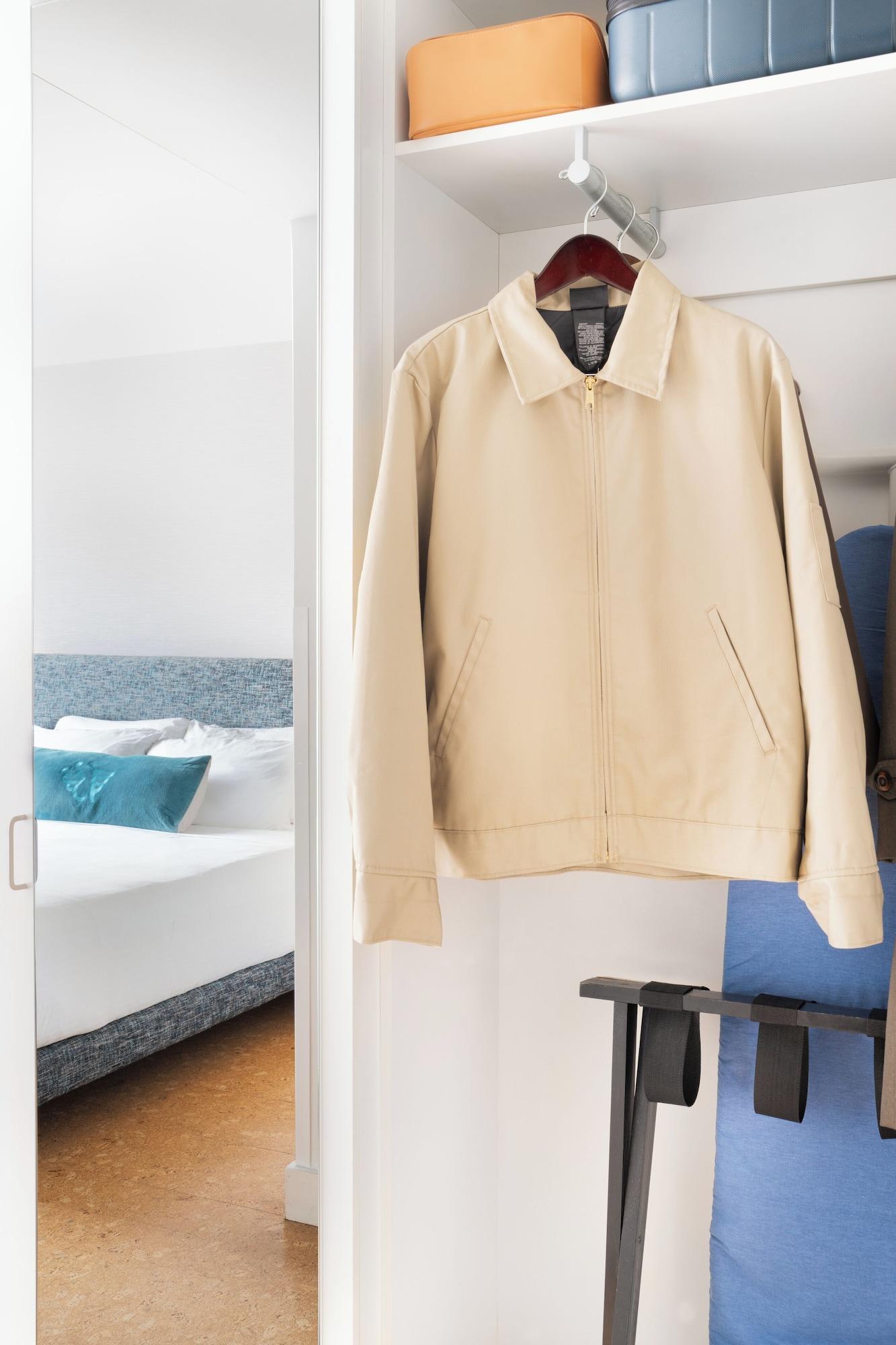 Double Queen Size Bed