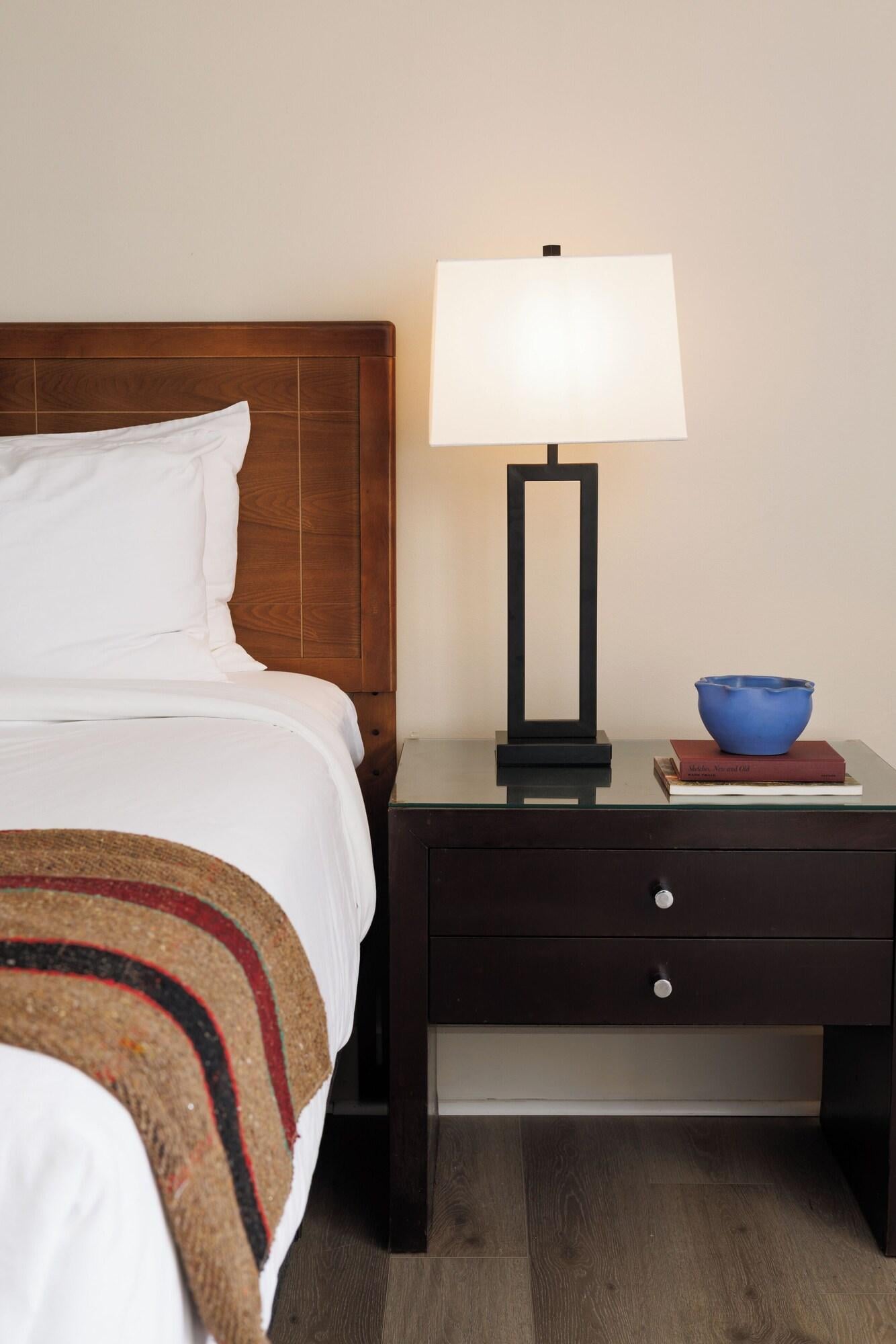 Suite Queen Size Bed